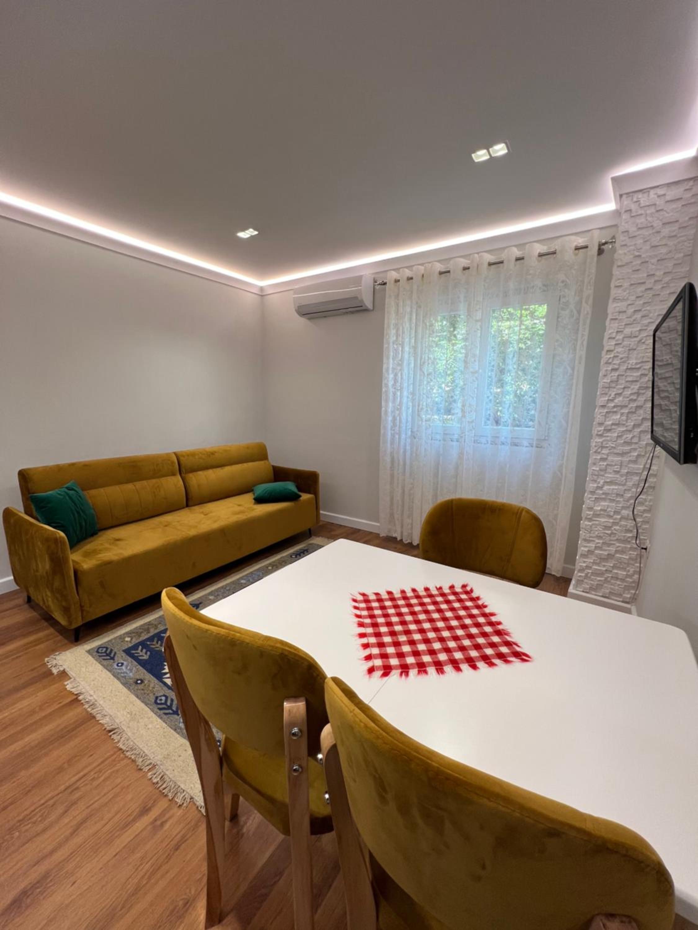 Chestnut Yard Villa