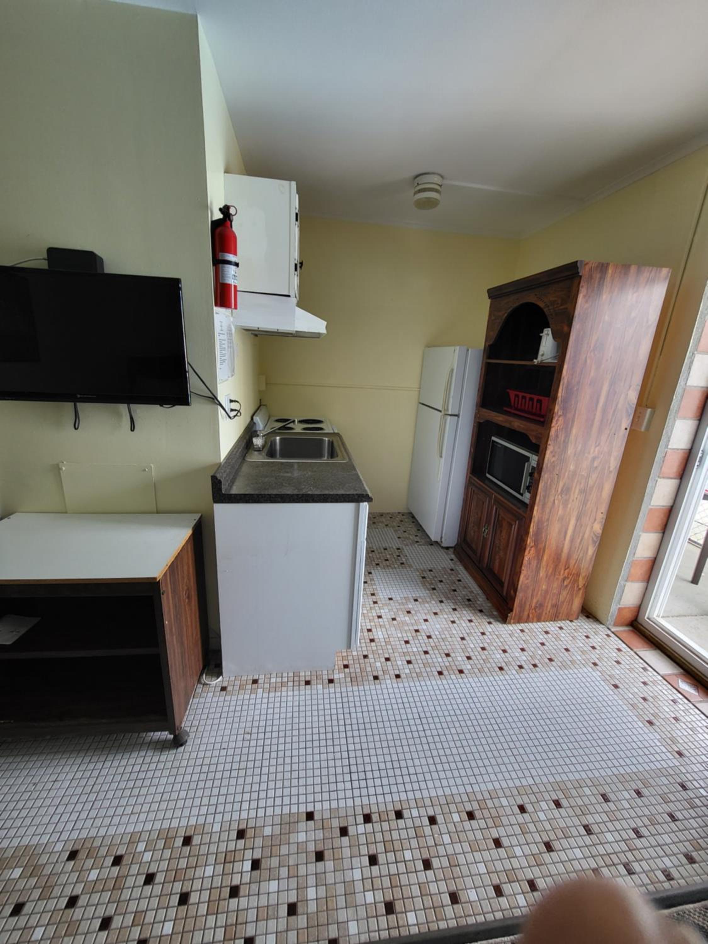 7 Beachside inn - Property Image 3