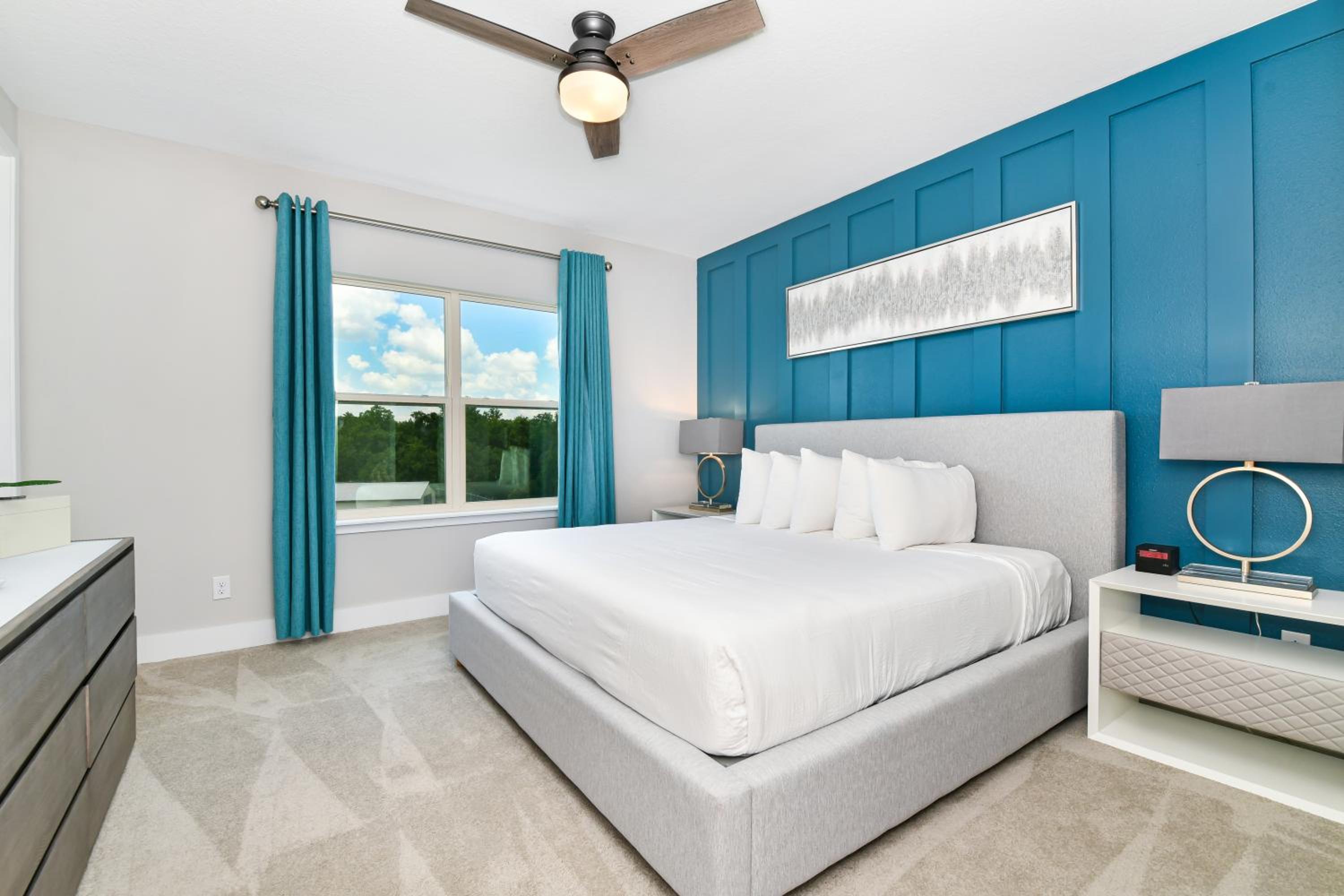 Luxury 3 Bedroom Townhouse with Patio - 768DR