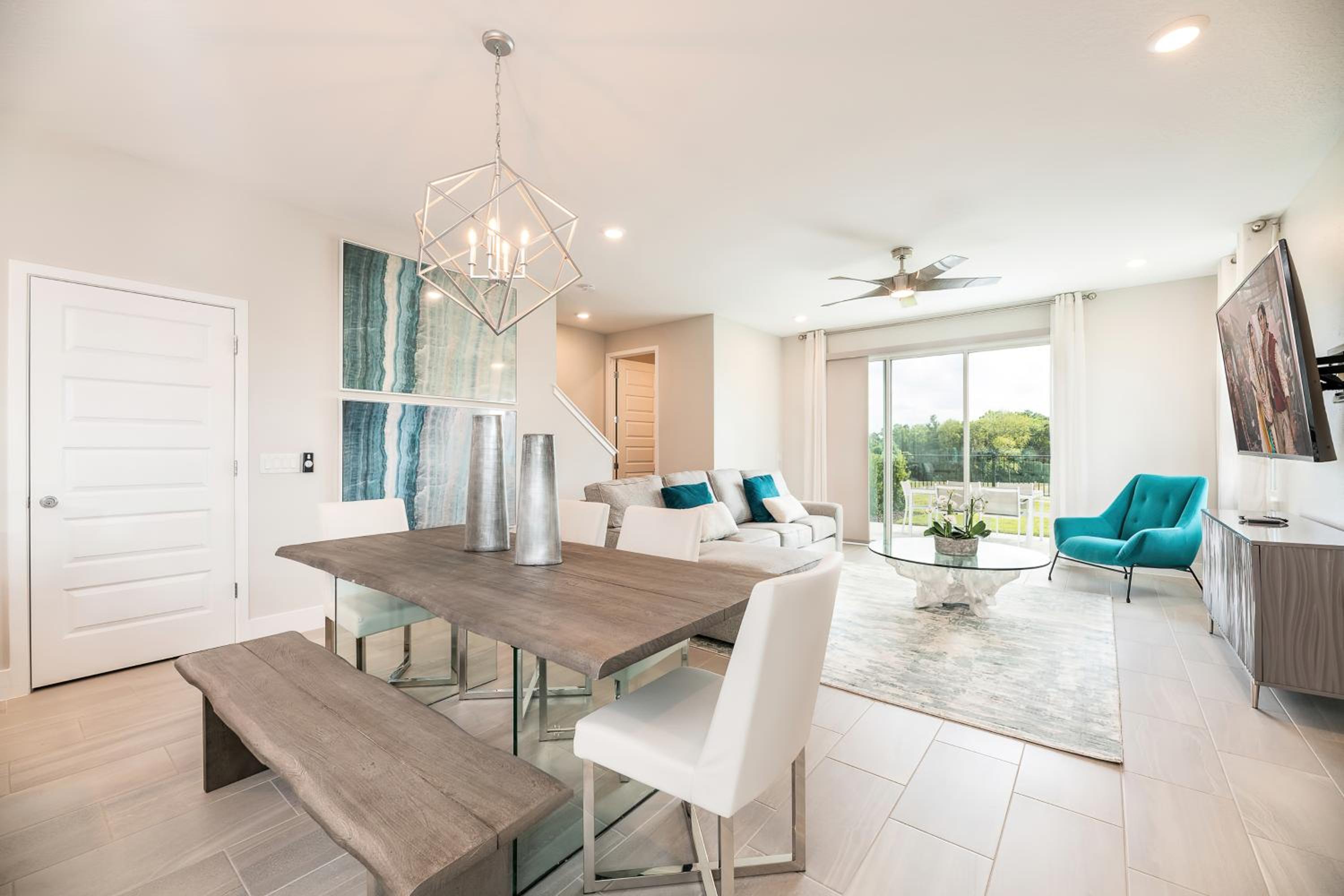 Luxury 3 Bedroom Townhouse with Patio - 824DR view 5