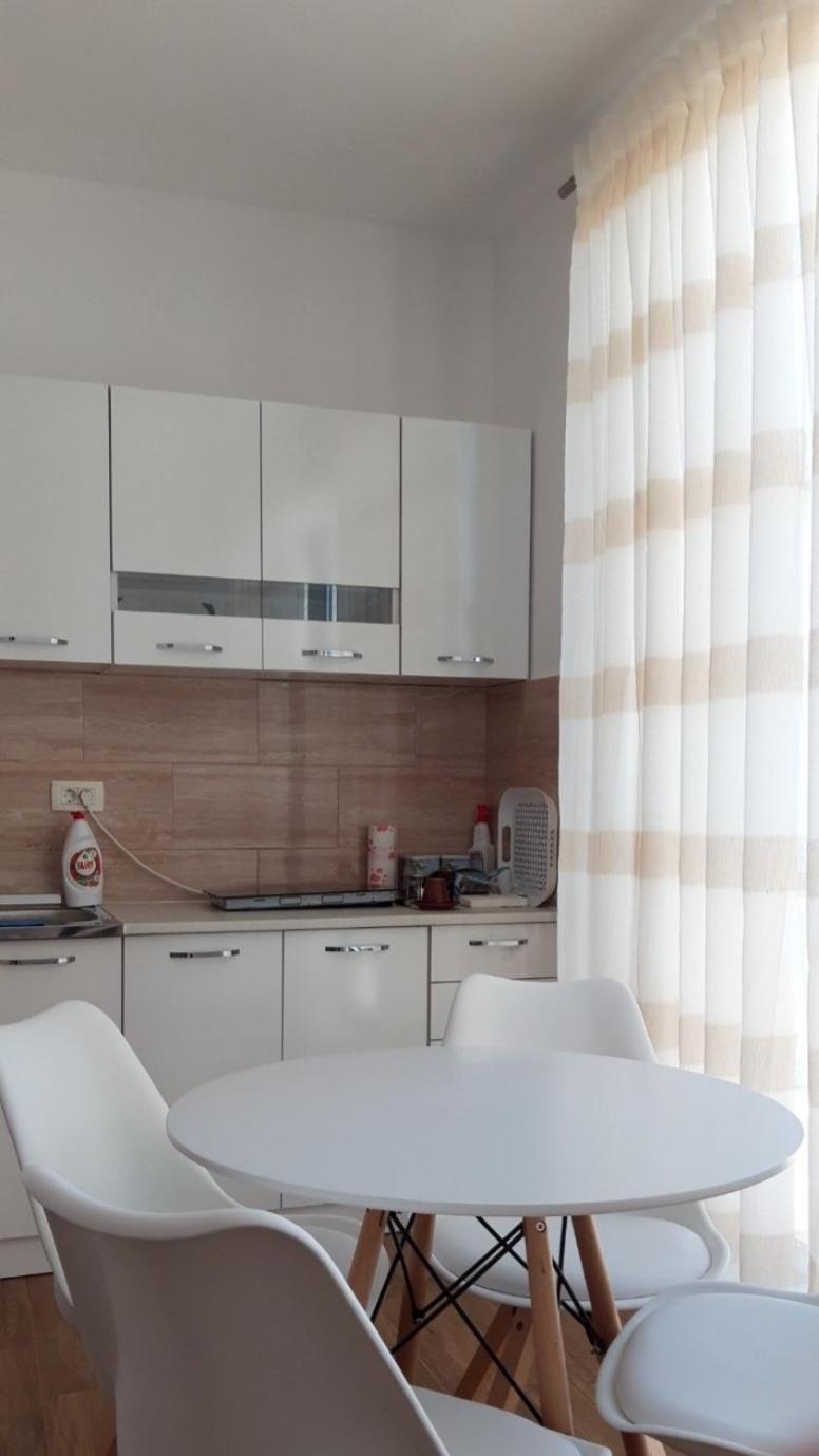 Queen Apartments & Rooms view 5