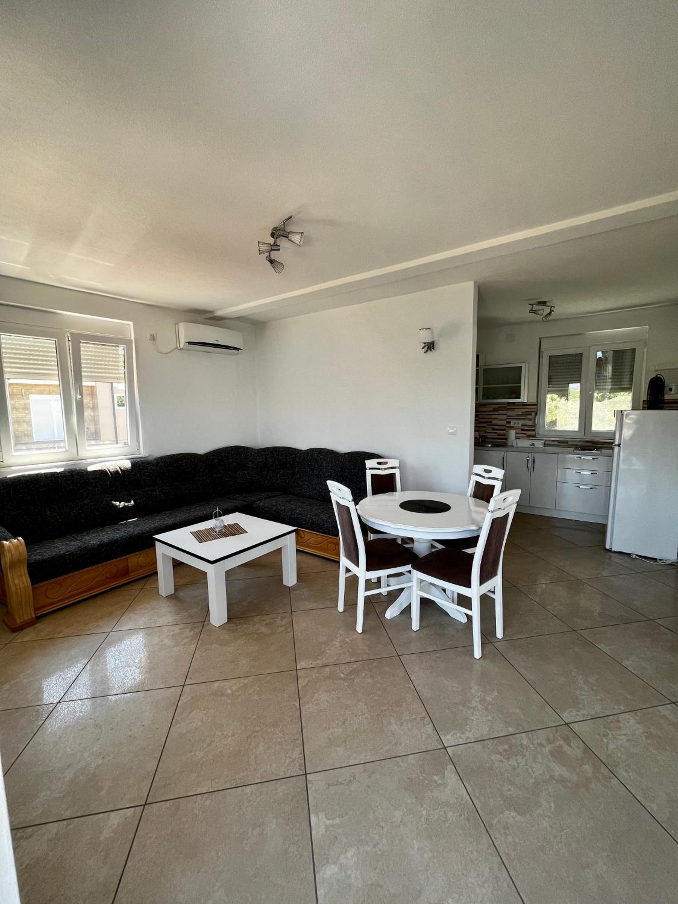Apartments Apartmani Bojana view 4