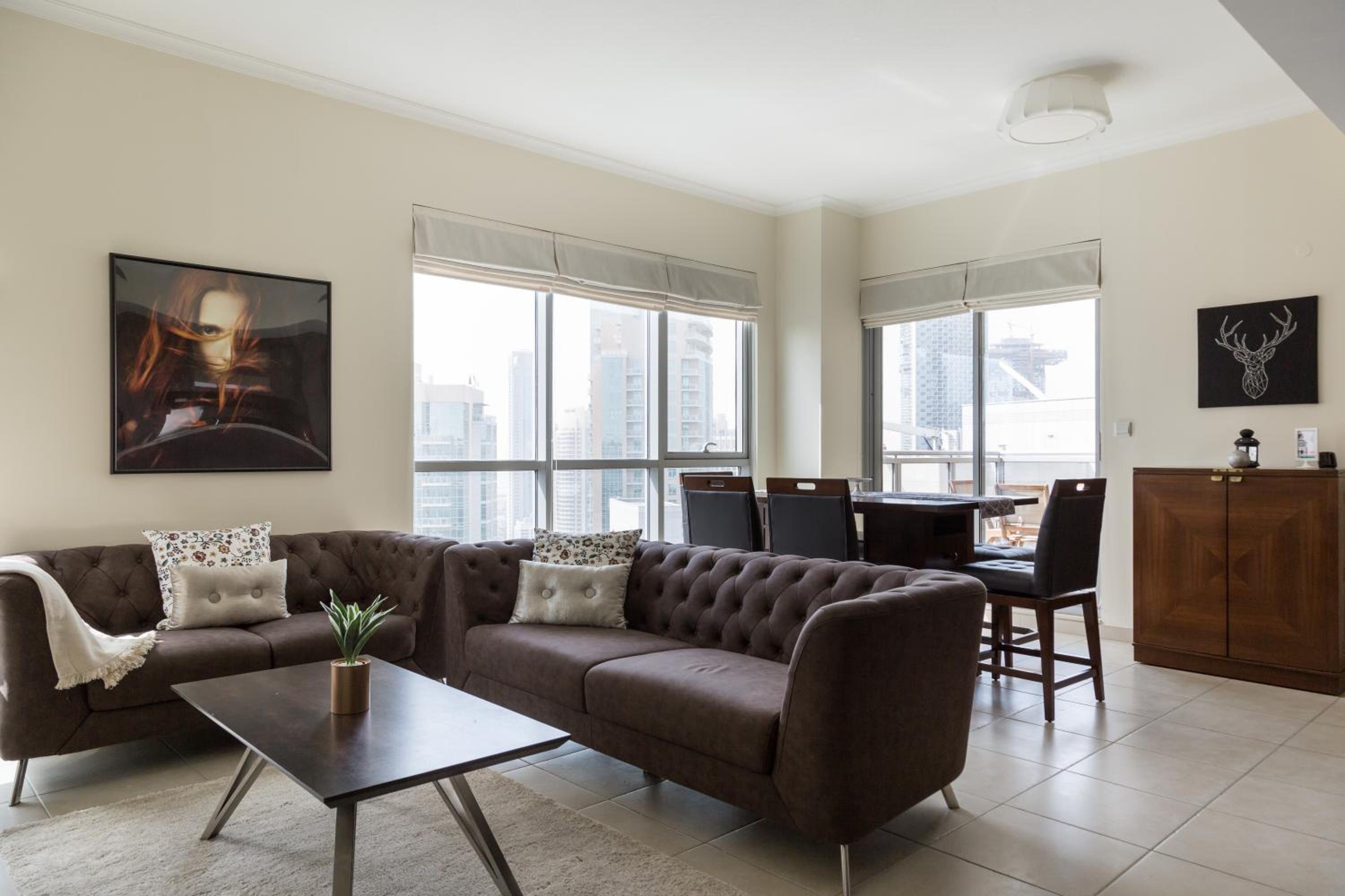 HiGuests - Charming Apt with Terrace Facing Burj Khalifa