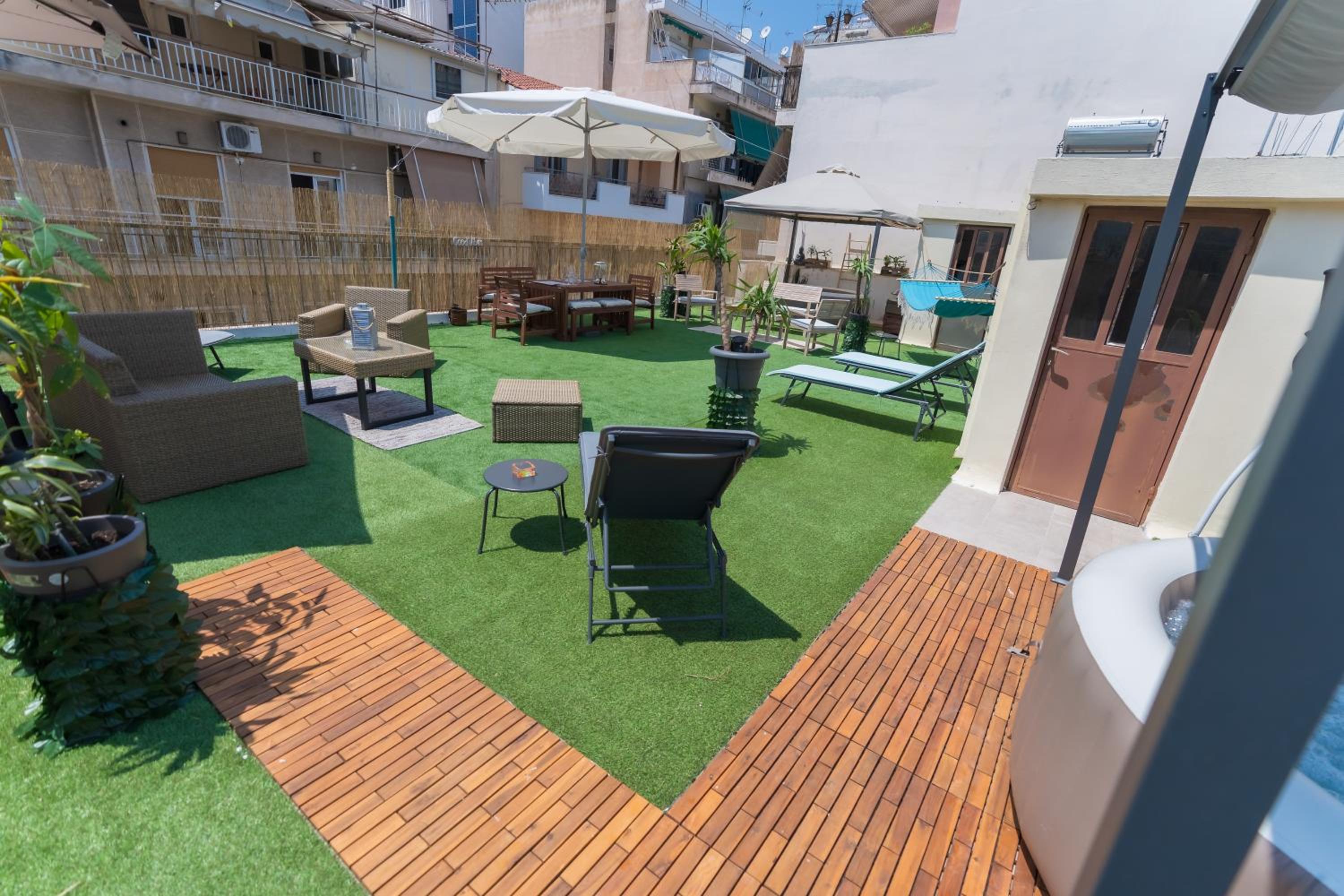 large apartment with terrace and spa photo 2