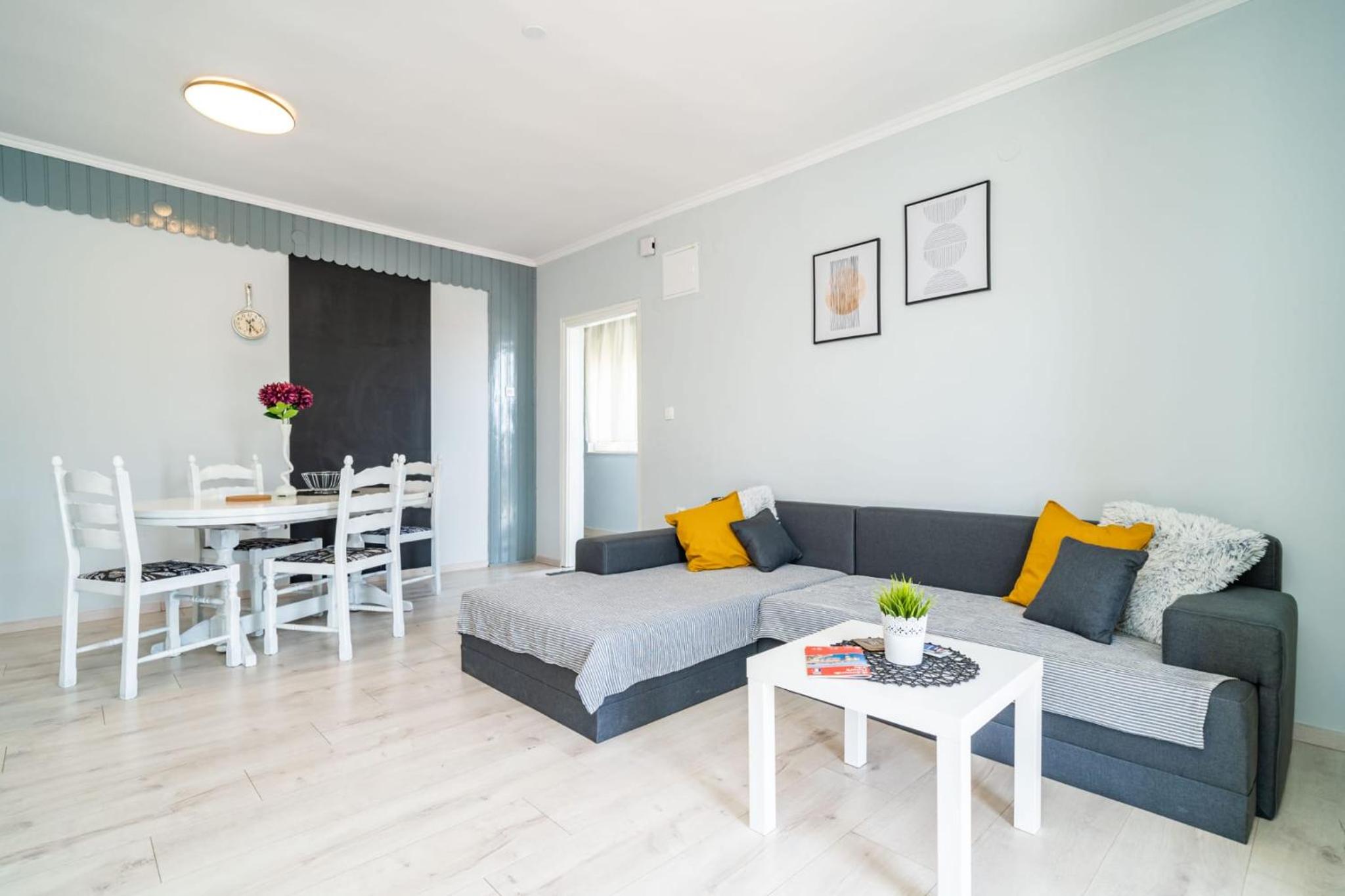 Nostromo Guesthouse with the Sea View