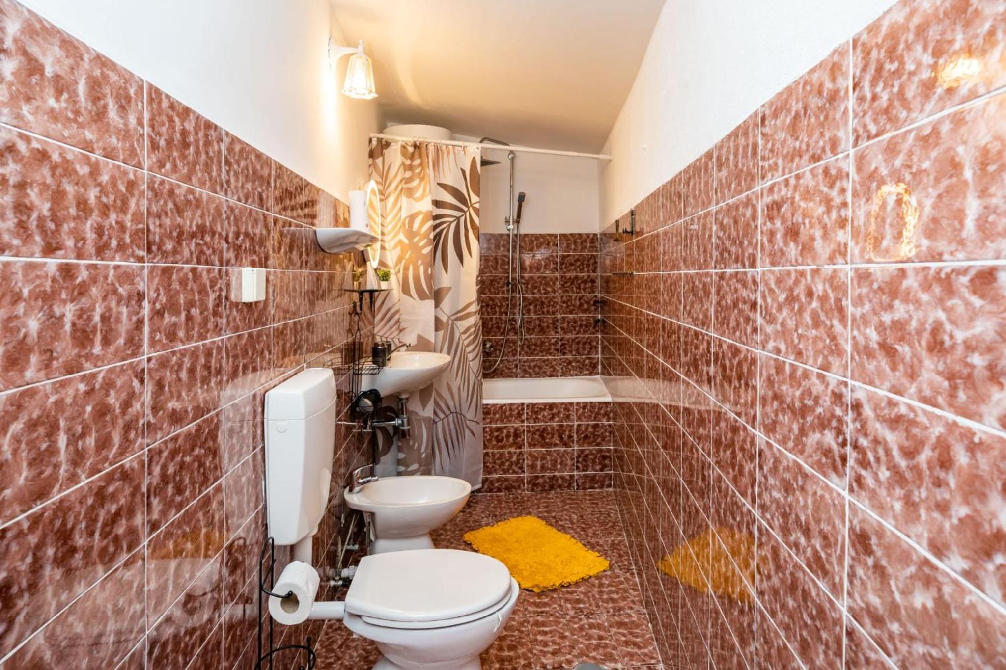 Nostromo Guesthouse with the Sea View