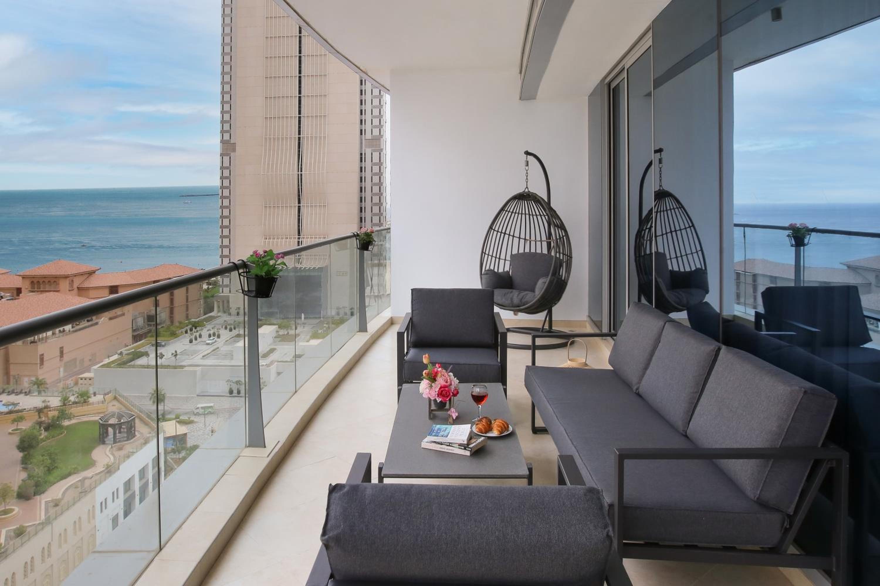 Trident Grand Residence - Luxury 2BR Marina and Sea View
