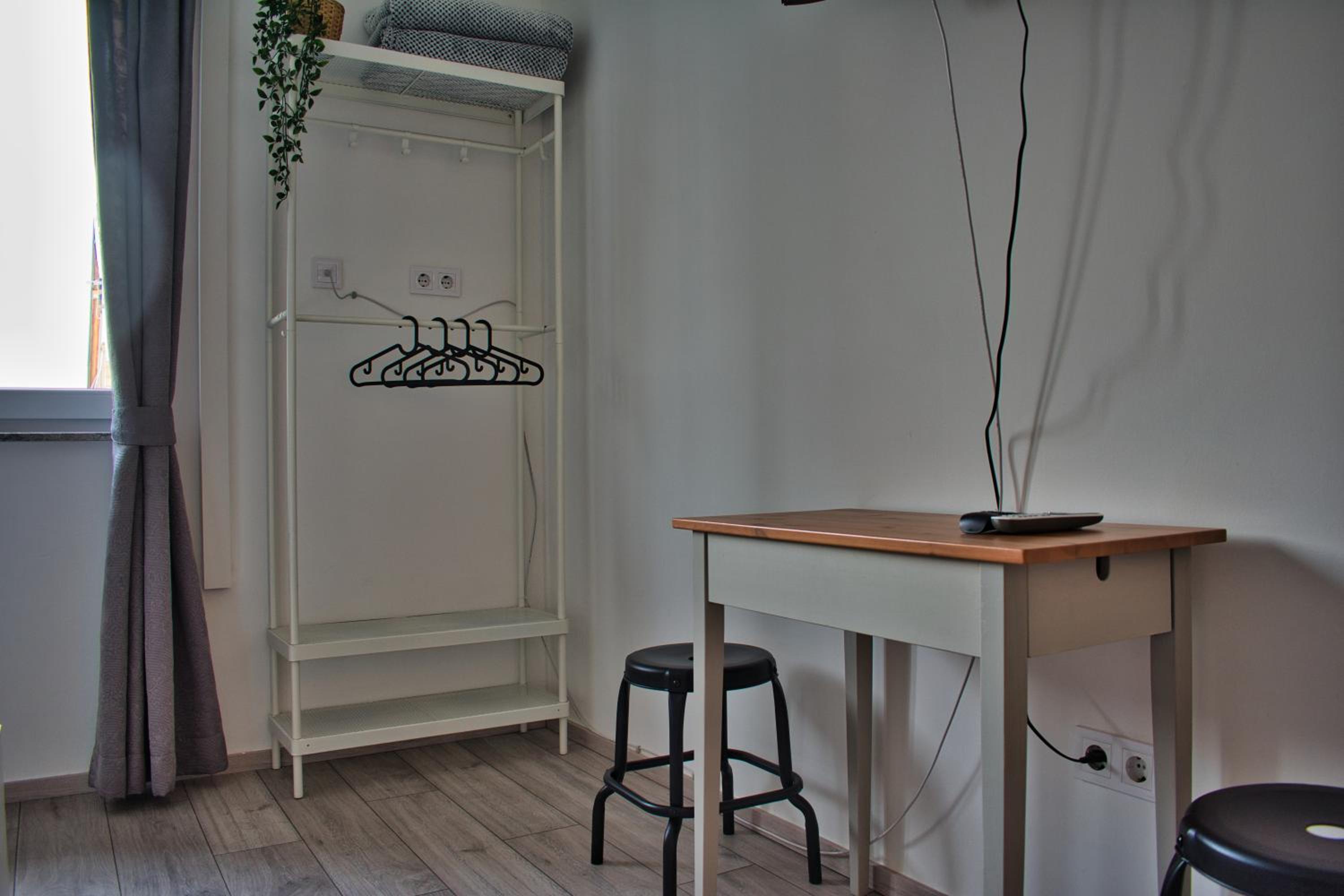 Apartments and Rooms B&B