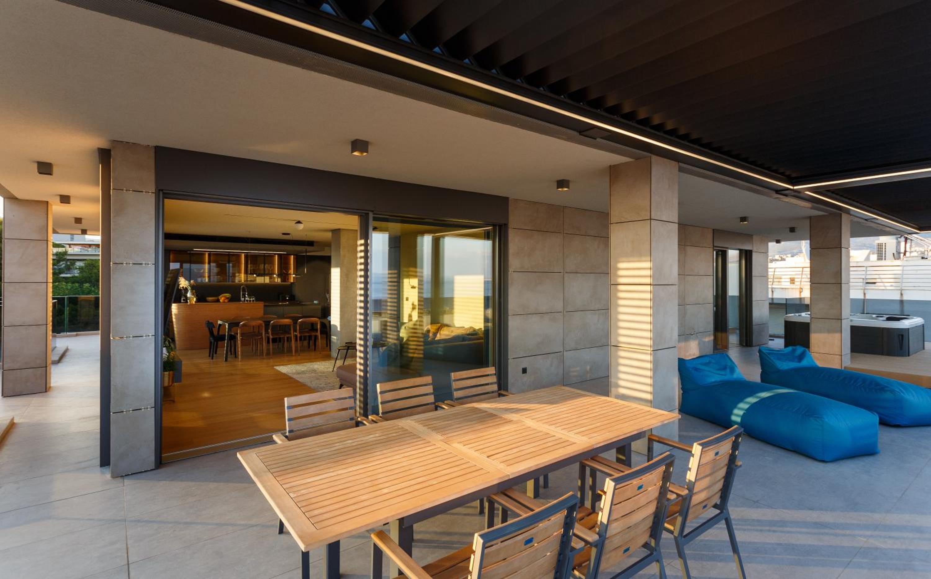 Luxury penthouse V view 3