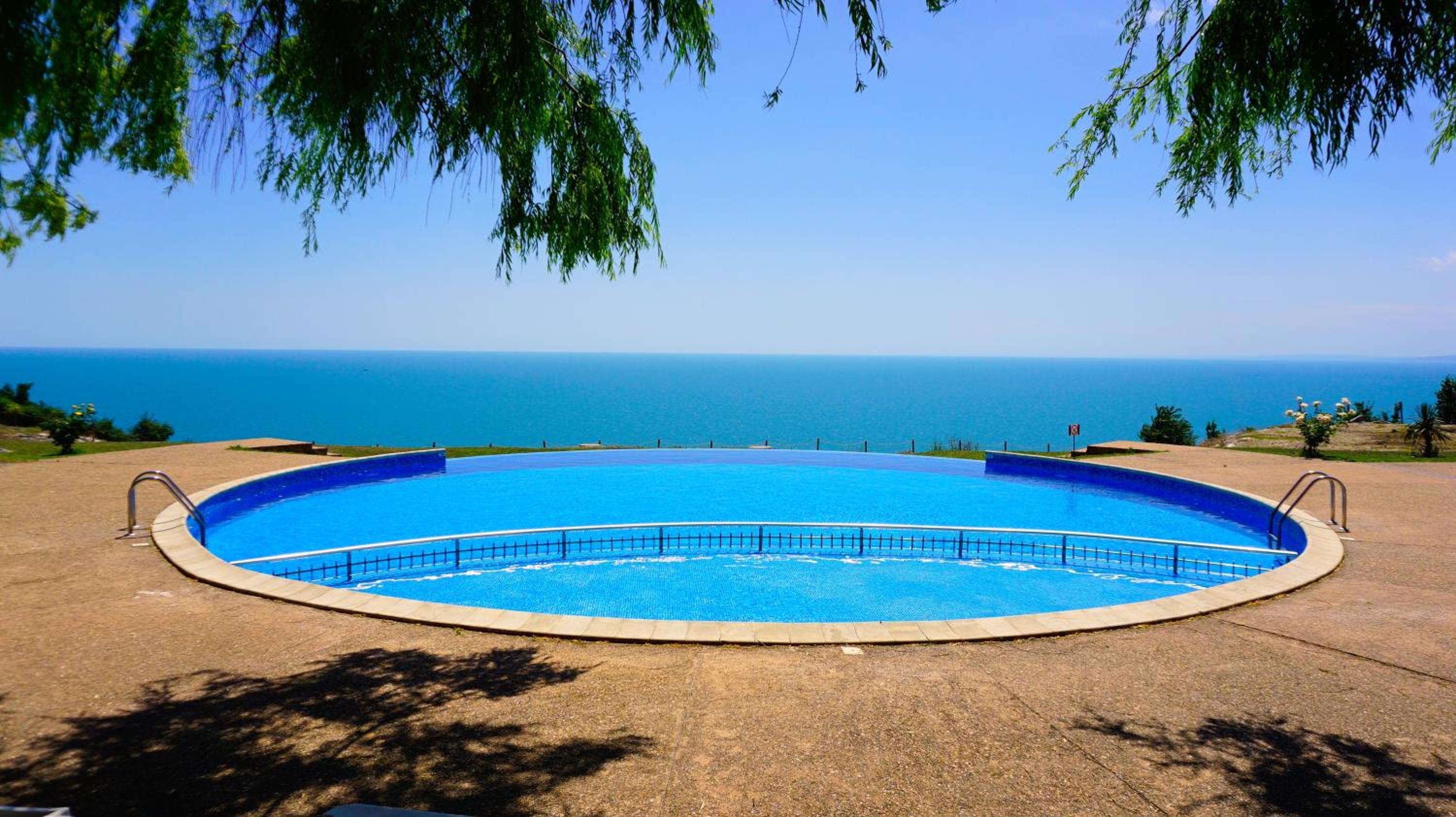 July Morning Sea View Apartments