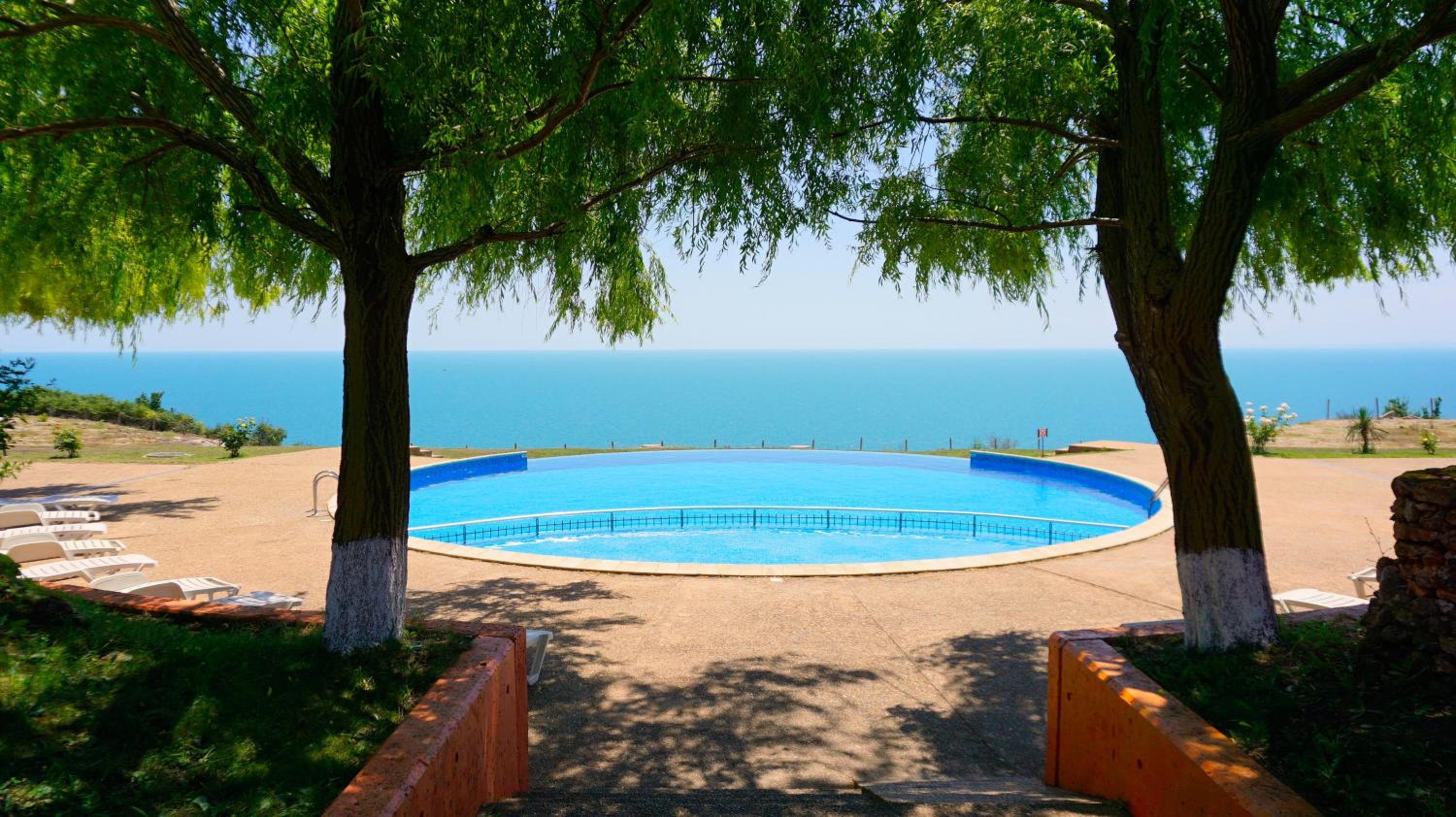 July Morning Sea View Apartments