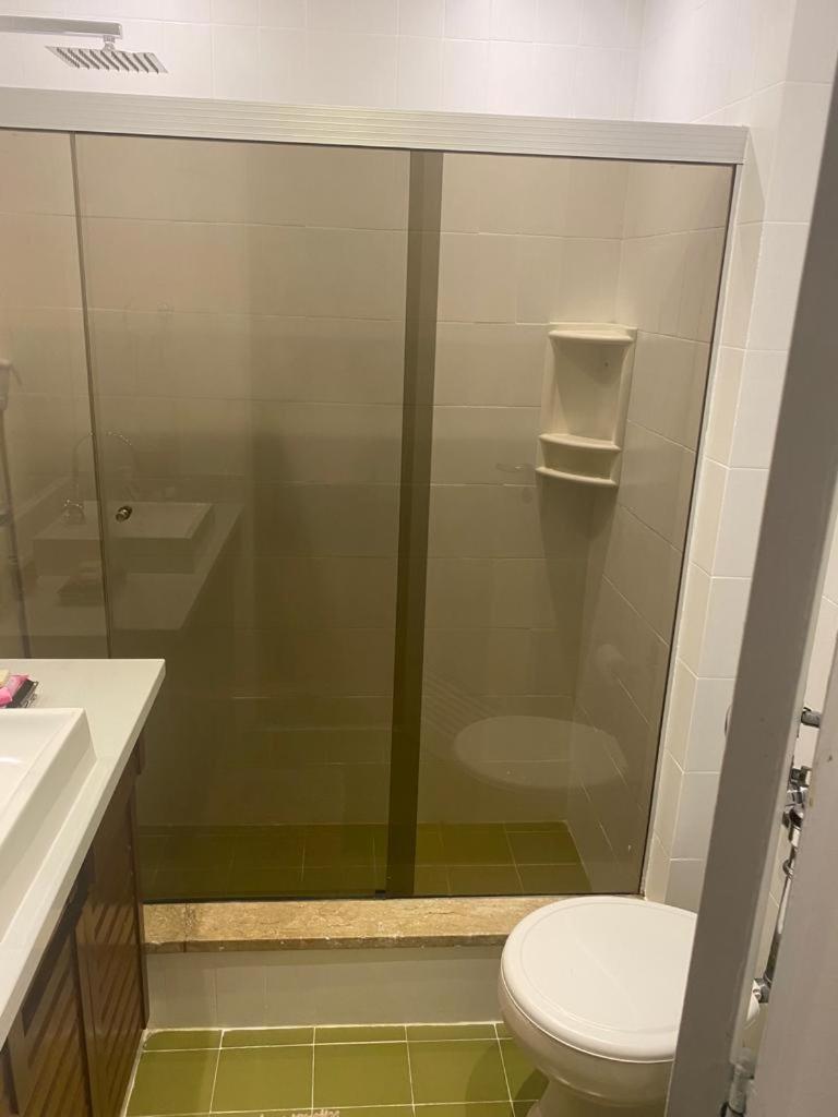 Apartamento em Condominio na Beira da Praia da Barra da Tijuca