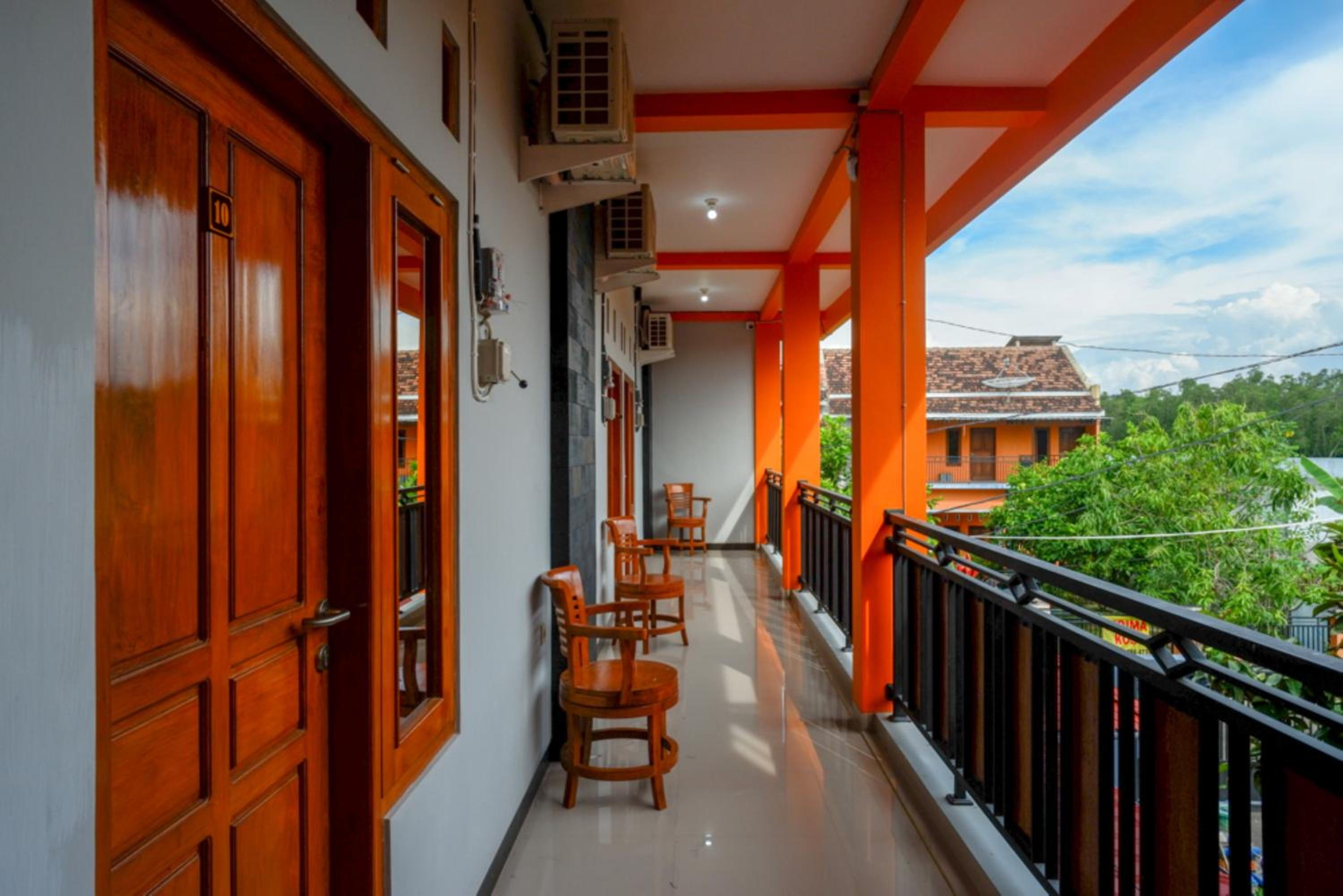 balcony