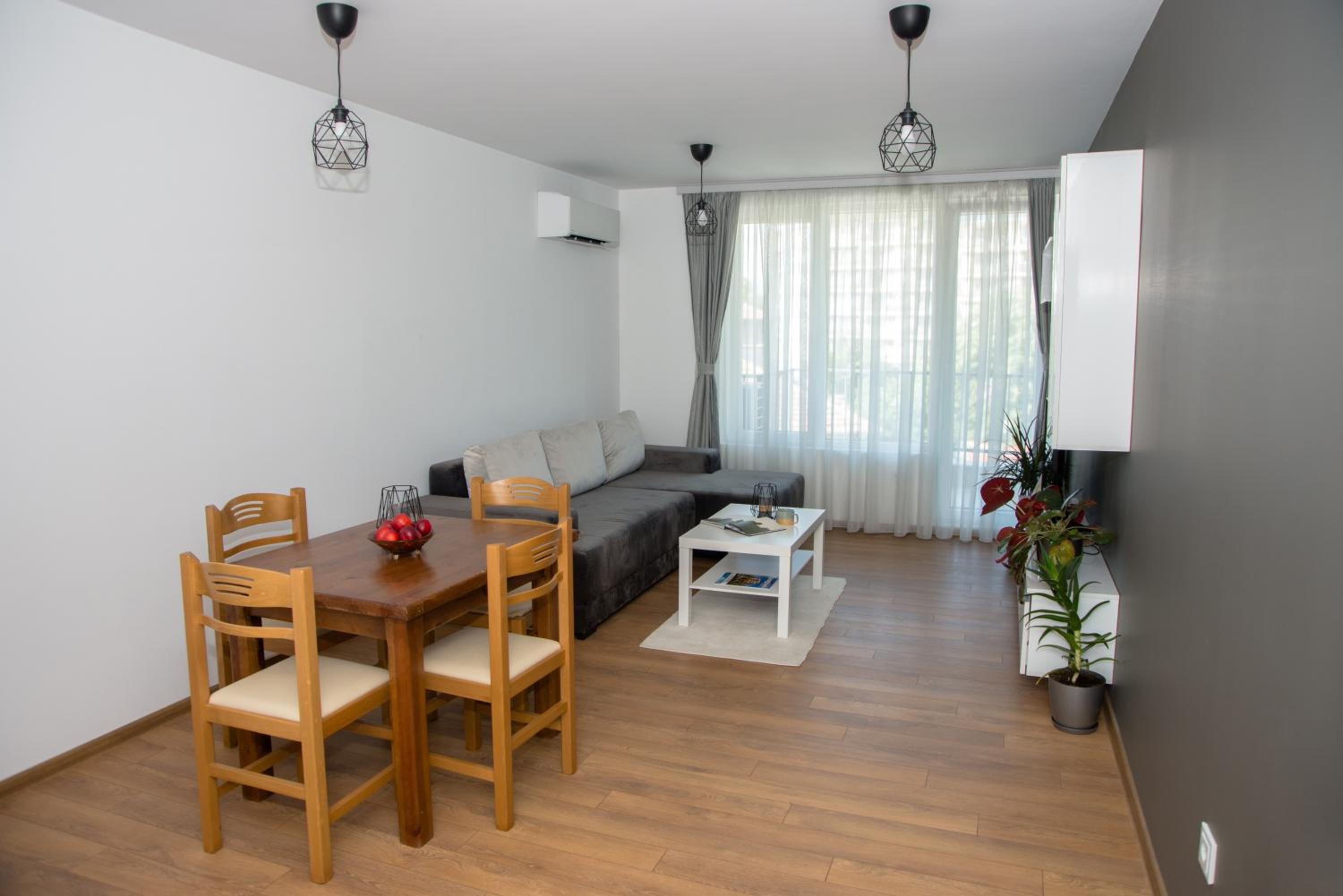 Intense Apartment