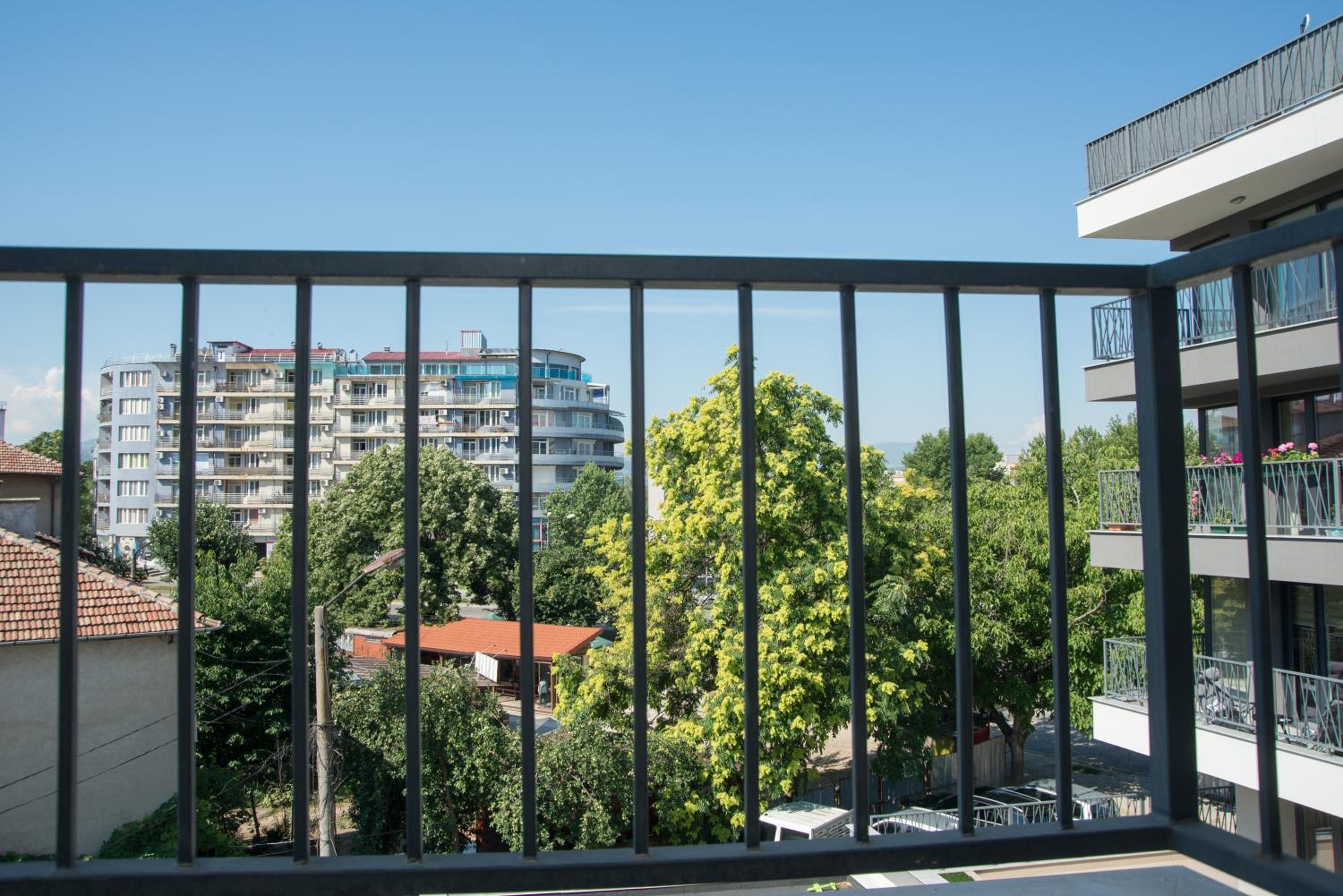 Intense Apartment