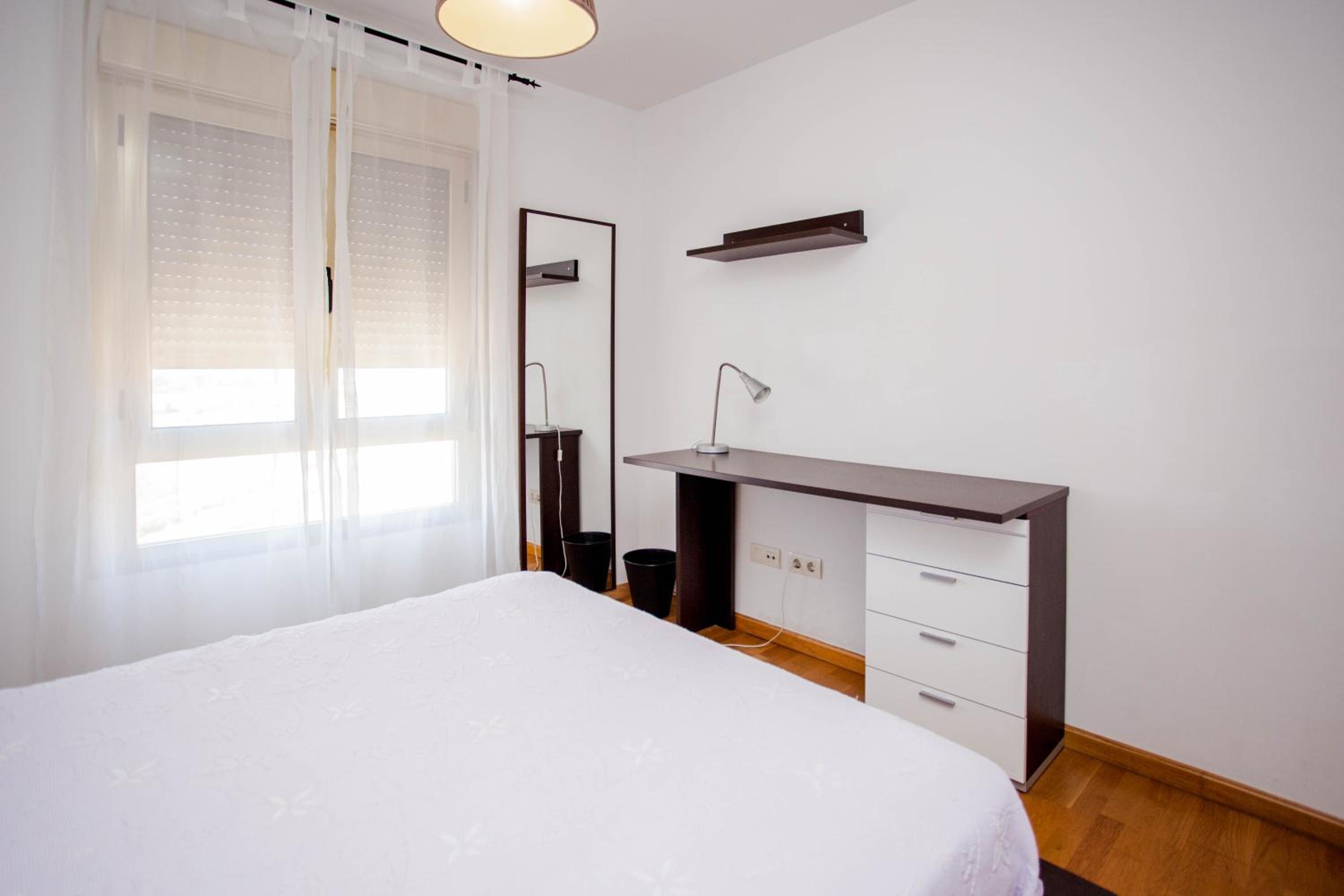 Apartamento Teatinos, Metro, Free Parking & Pool