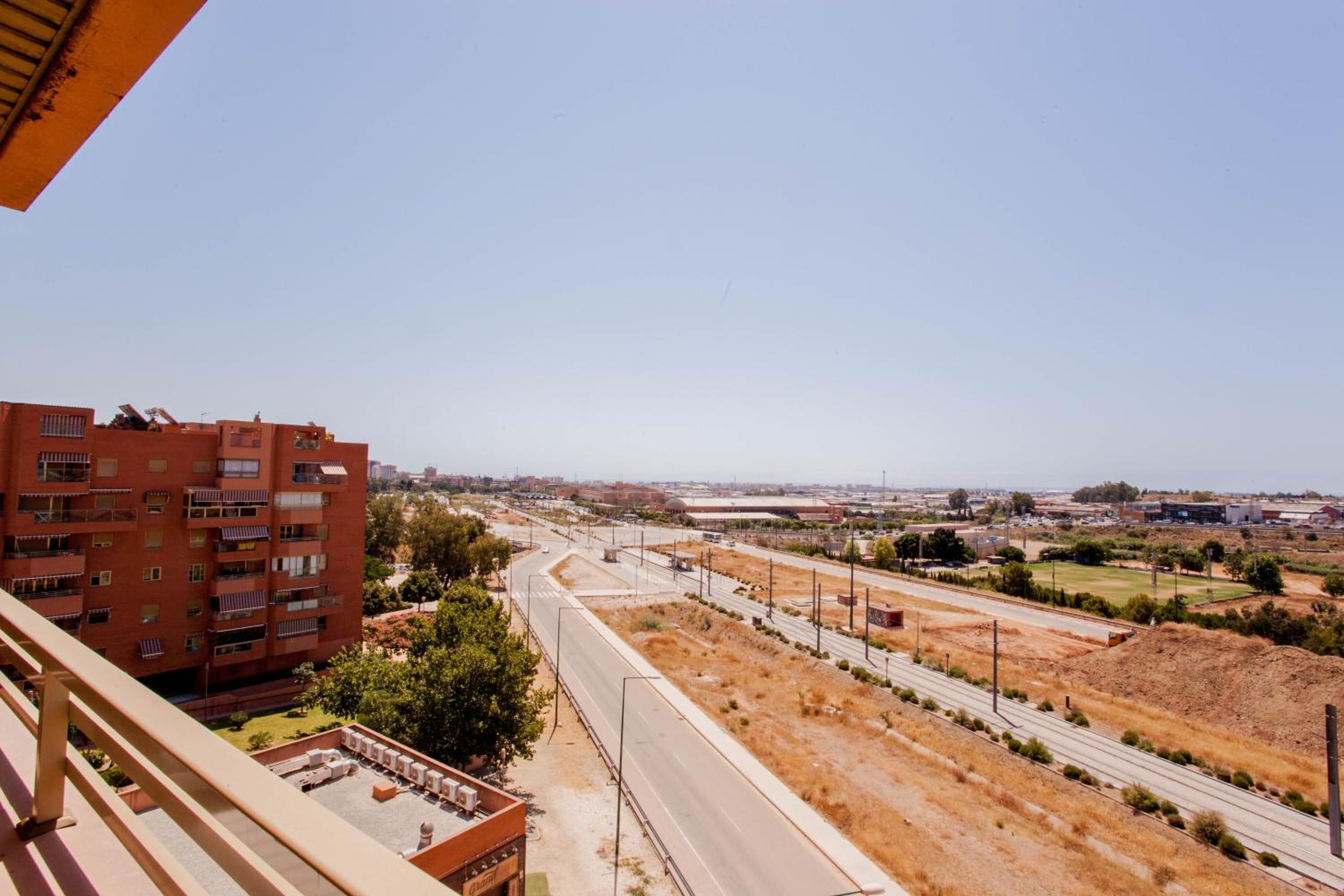 Apartamento Teatinos, Metro, Free Parking & Pool