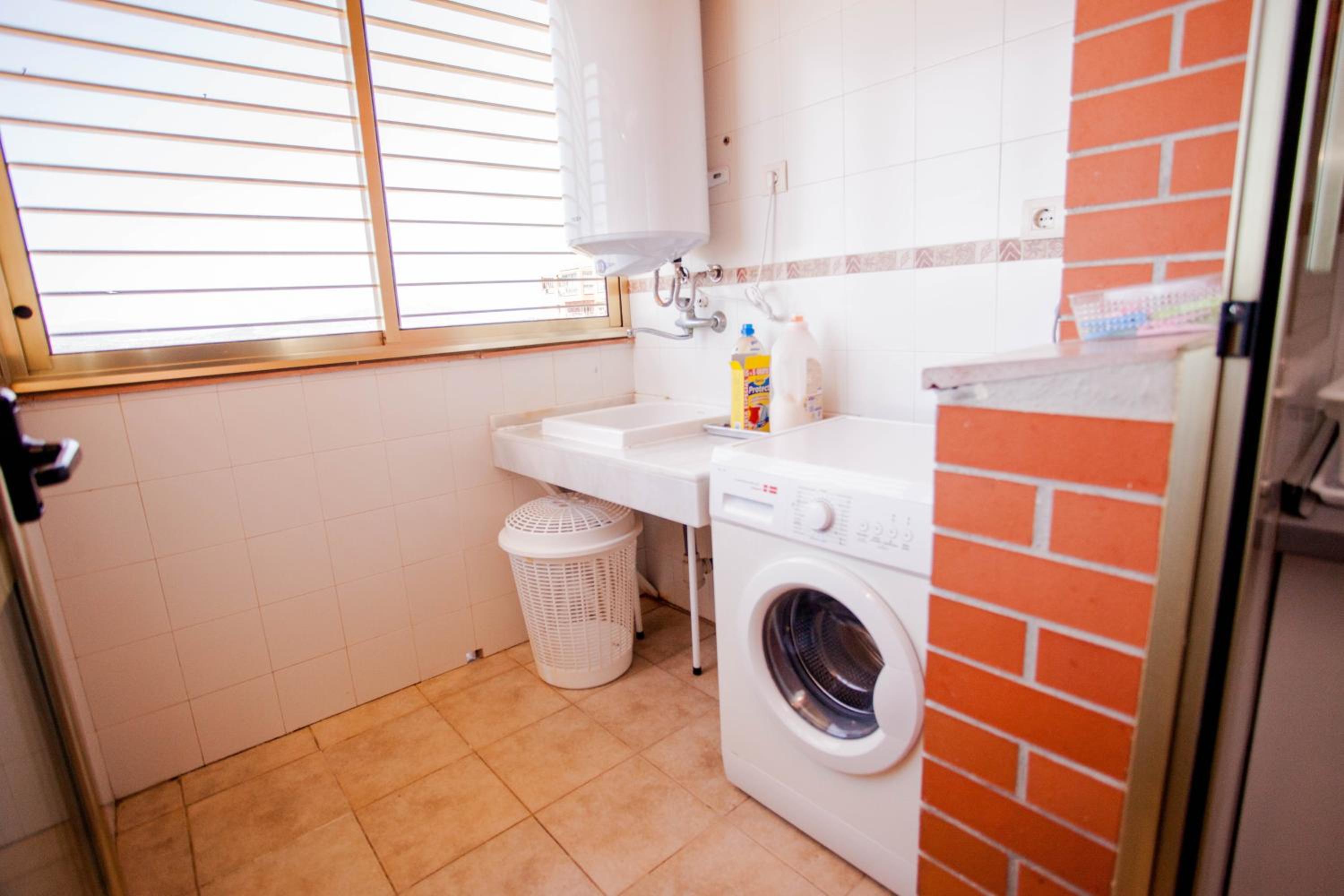 Apartamento Teatinos, Metro, Free Parking & Pool