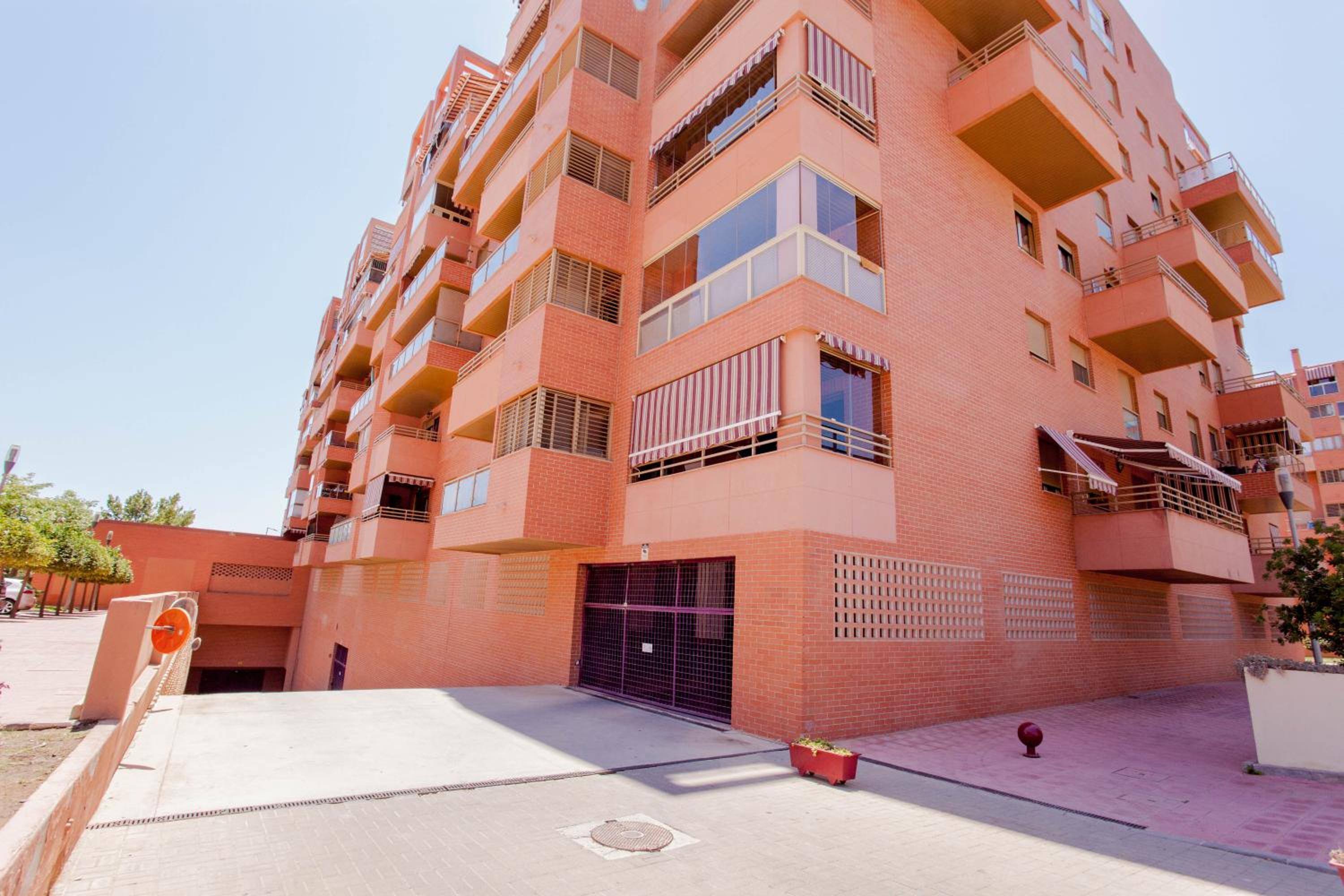 Apartamento Teatinos, Metro, Free Parking & Pool