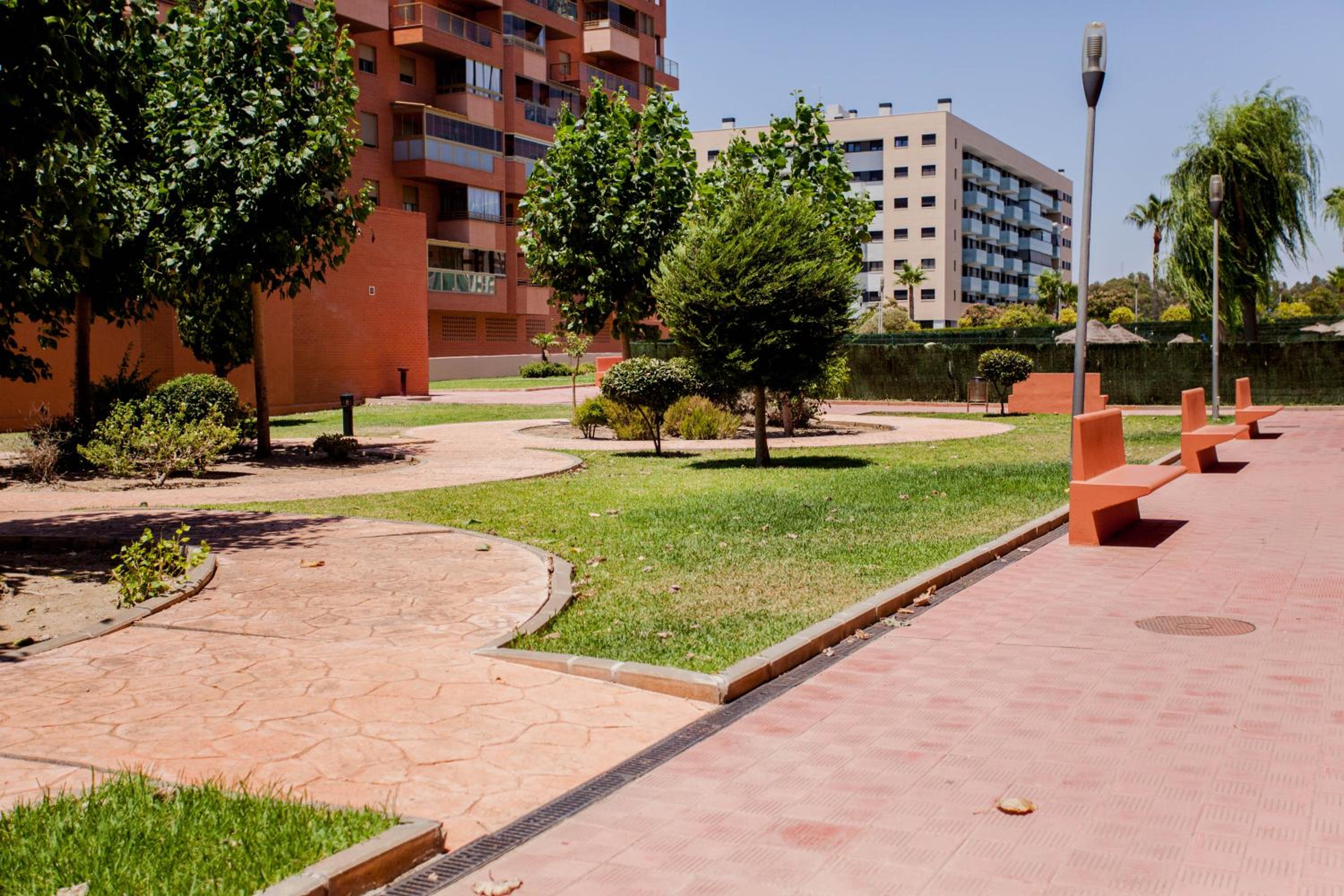 Apartamento Teatinos, Metro, Free Parking & Pool