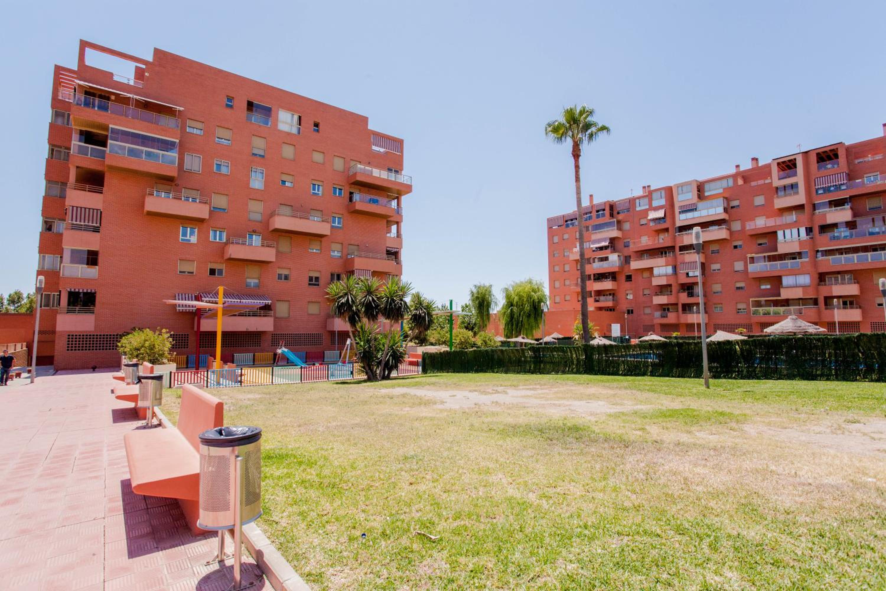 Apartamento Teatinos, Metro, Free Parking & Pool