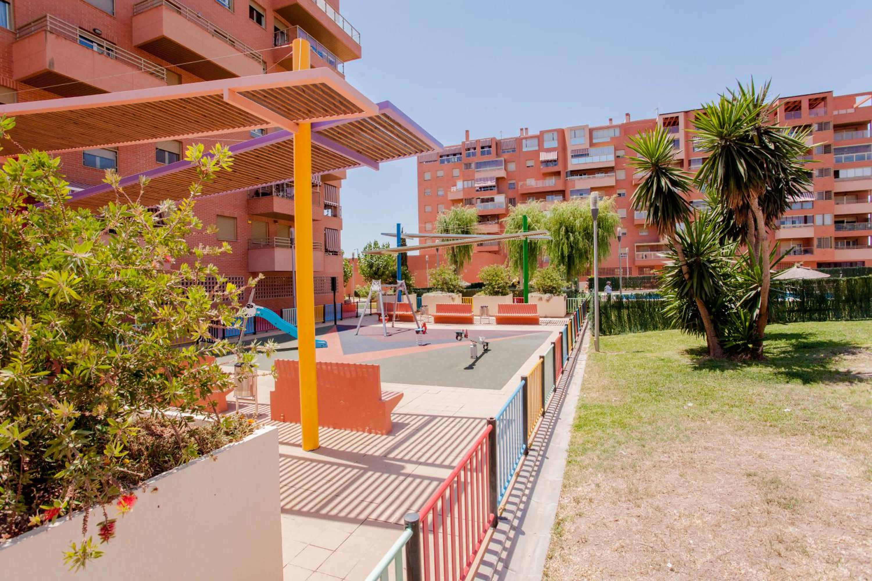 Apartamento Teatinos, Metro, Free Parking & Pool