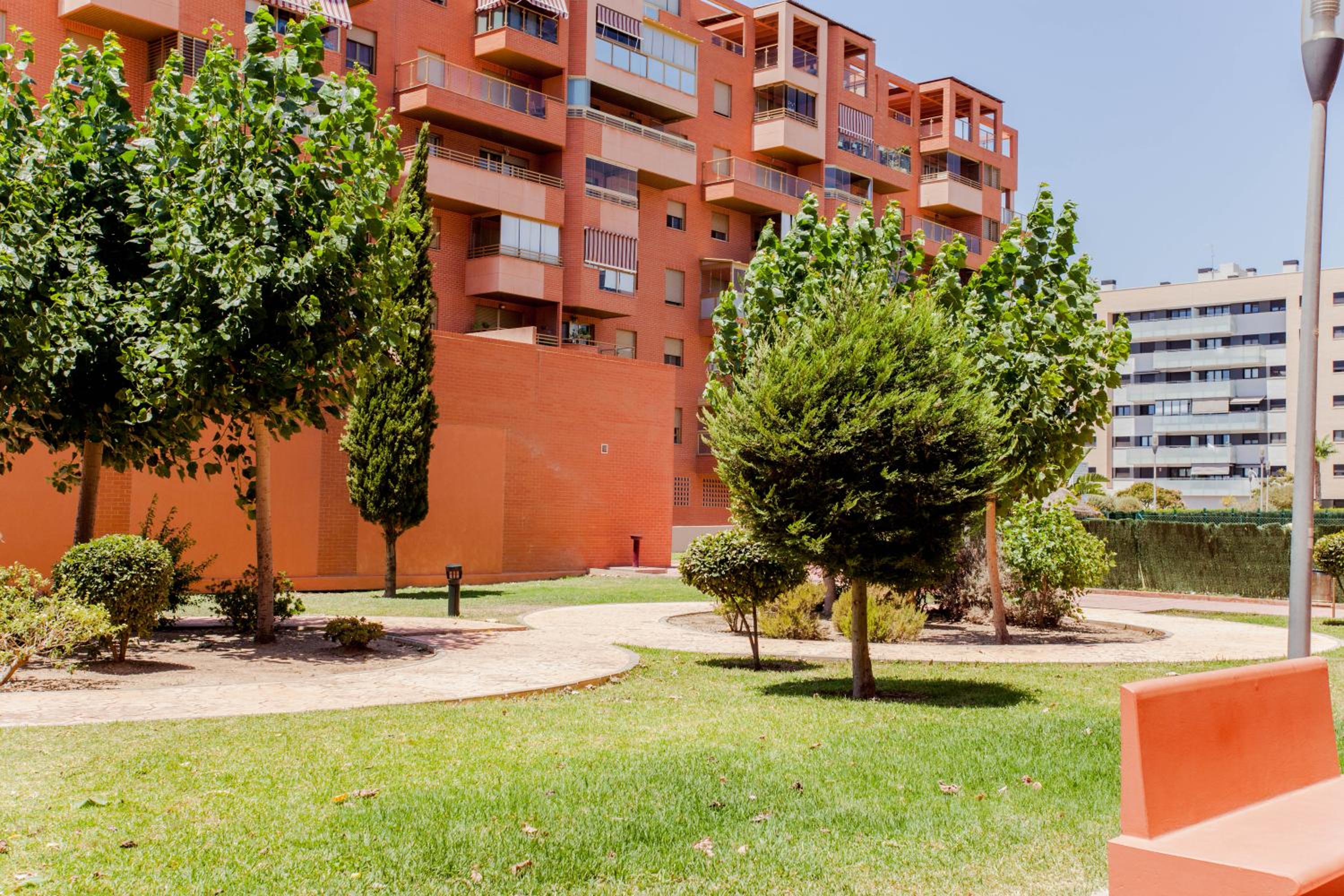 Apartamento Teatinos, Metro, Free Parking & Pool