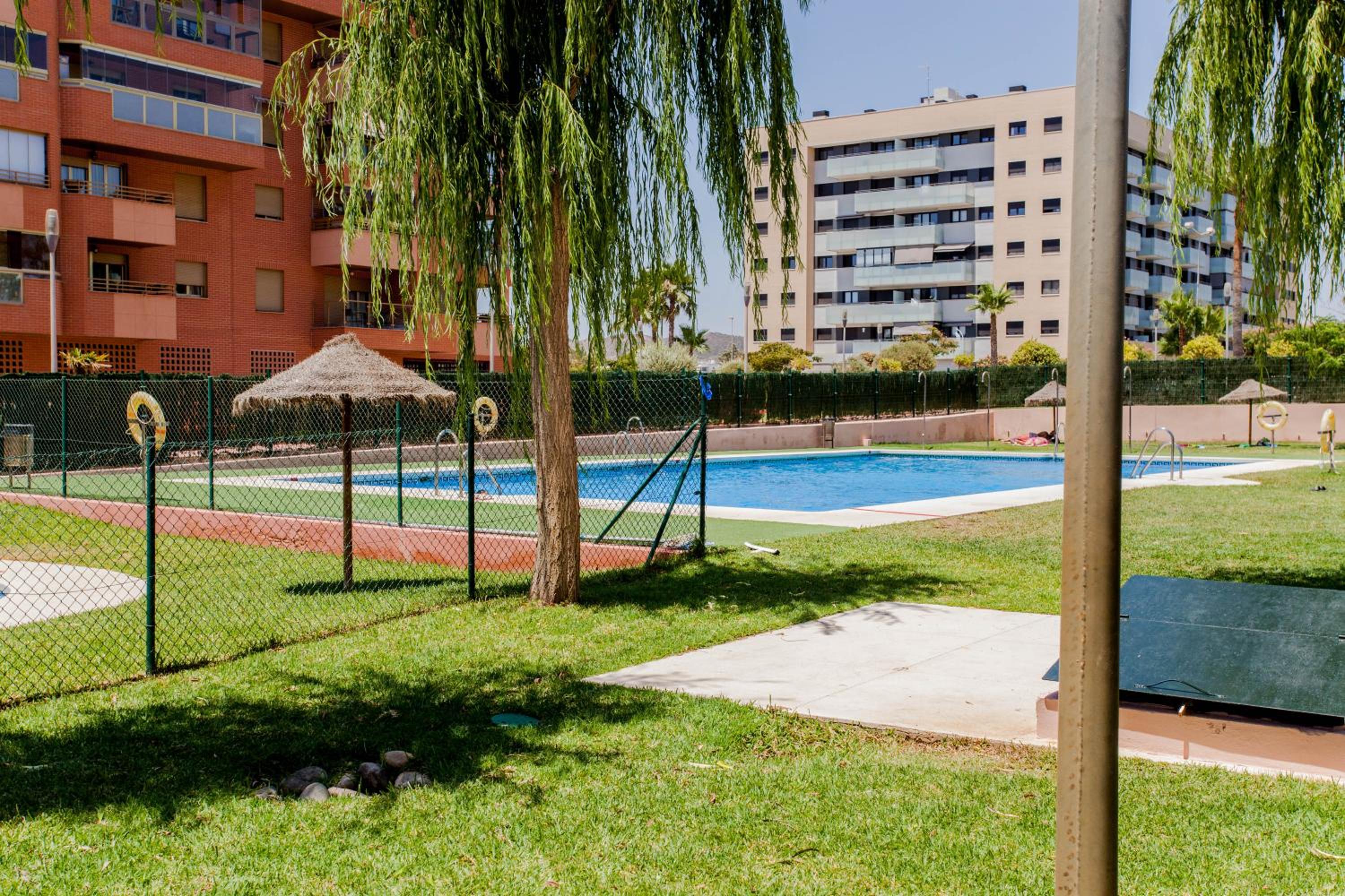 Apartamento Teatinos, Metro, Free Parking & Pool