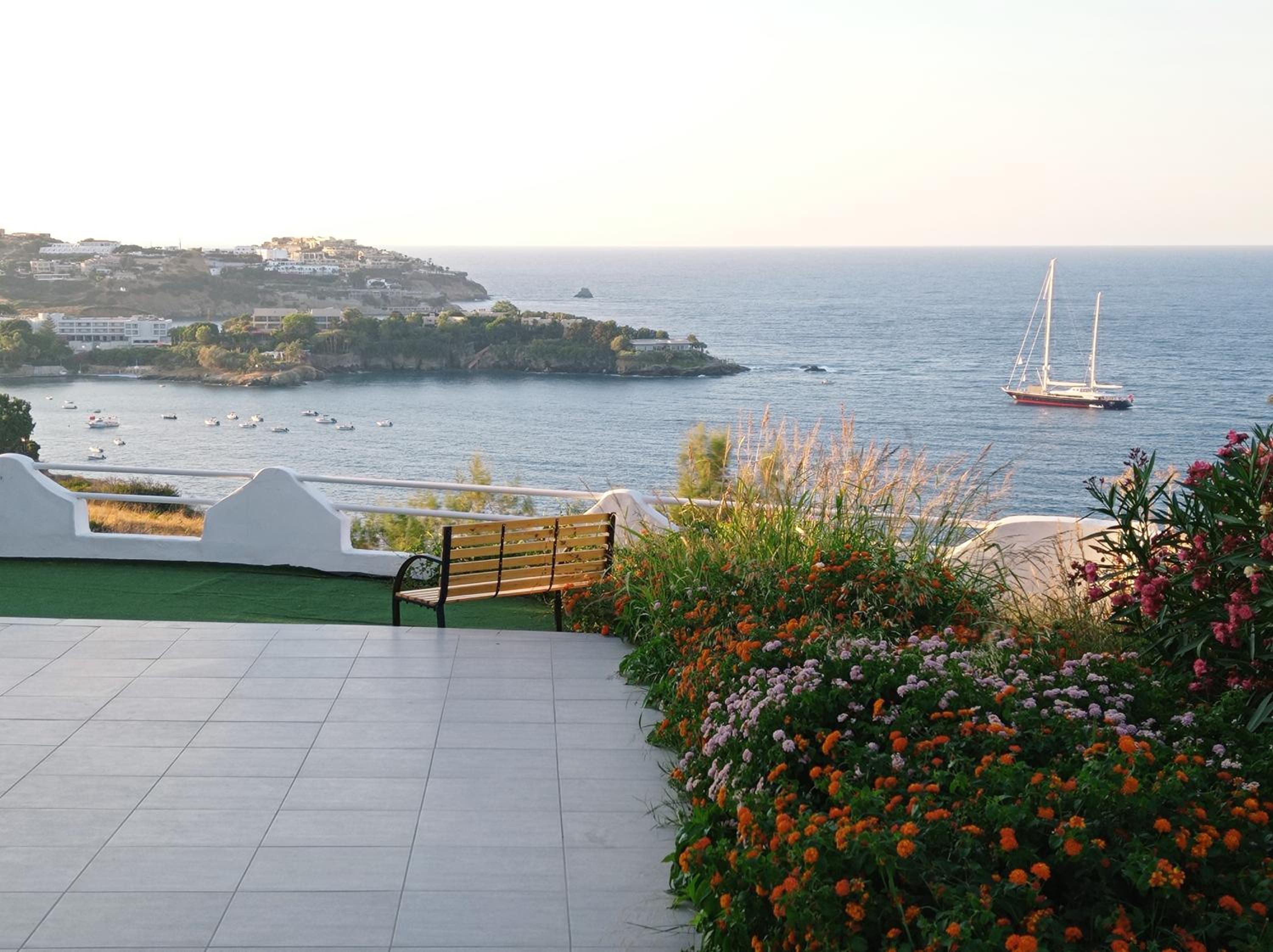 Between 2 beaches - sea breeze suite photo 2