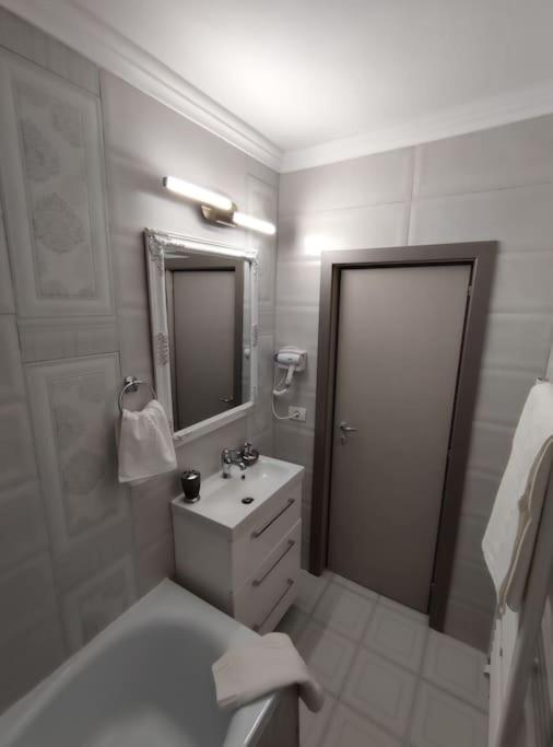 RELAX Downtown Suite