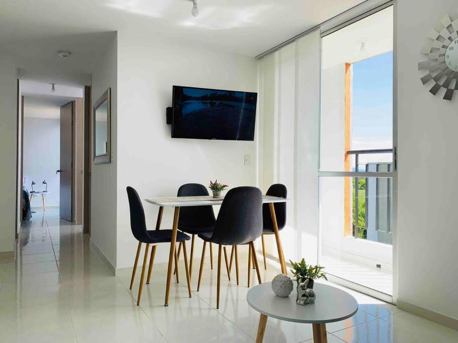 Espectacular apartamento completo en Pereira view 2
