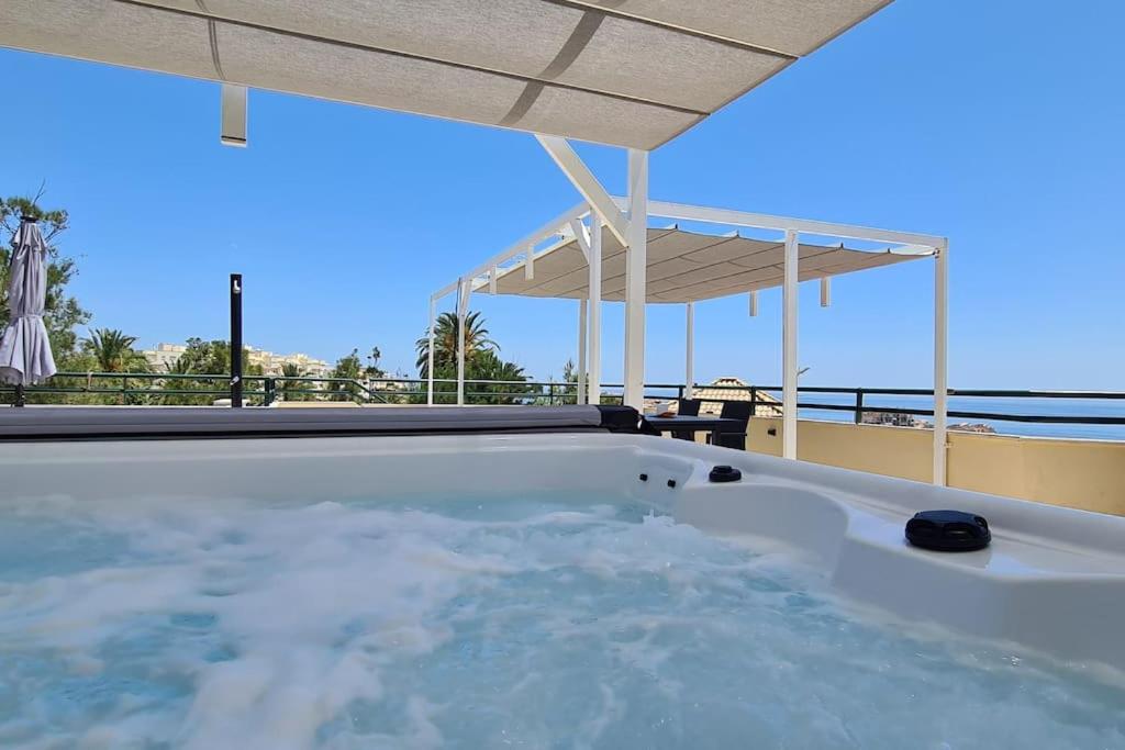 Luxury Penthouse With Sea&Mountain Views & Hot Tub - Tranquility & Rest photo 2