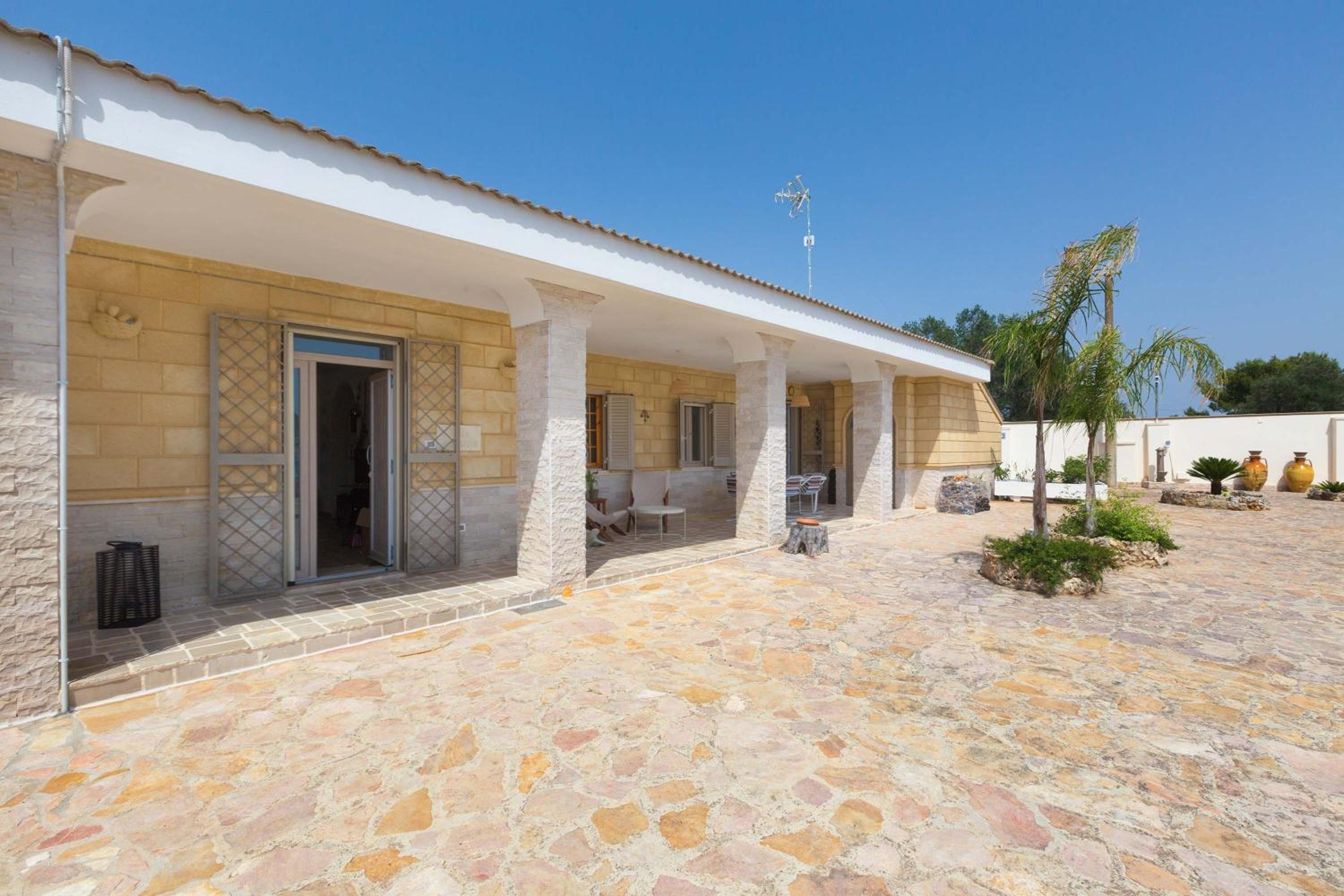 Villa Artesole by BarbarHouse view 3