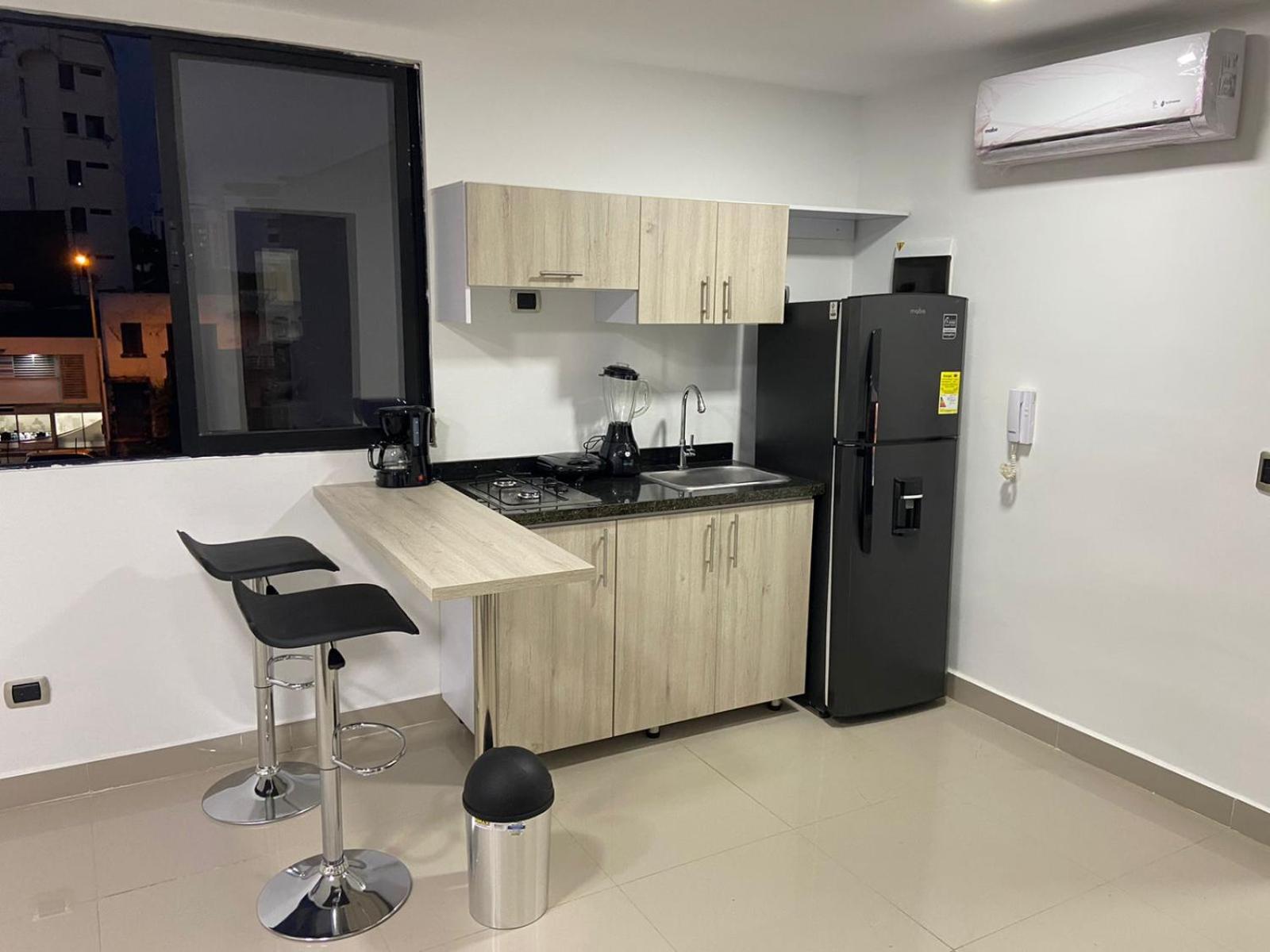 Aparta Suites 503 Granada Cali view 4
