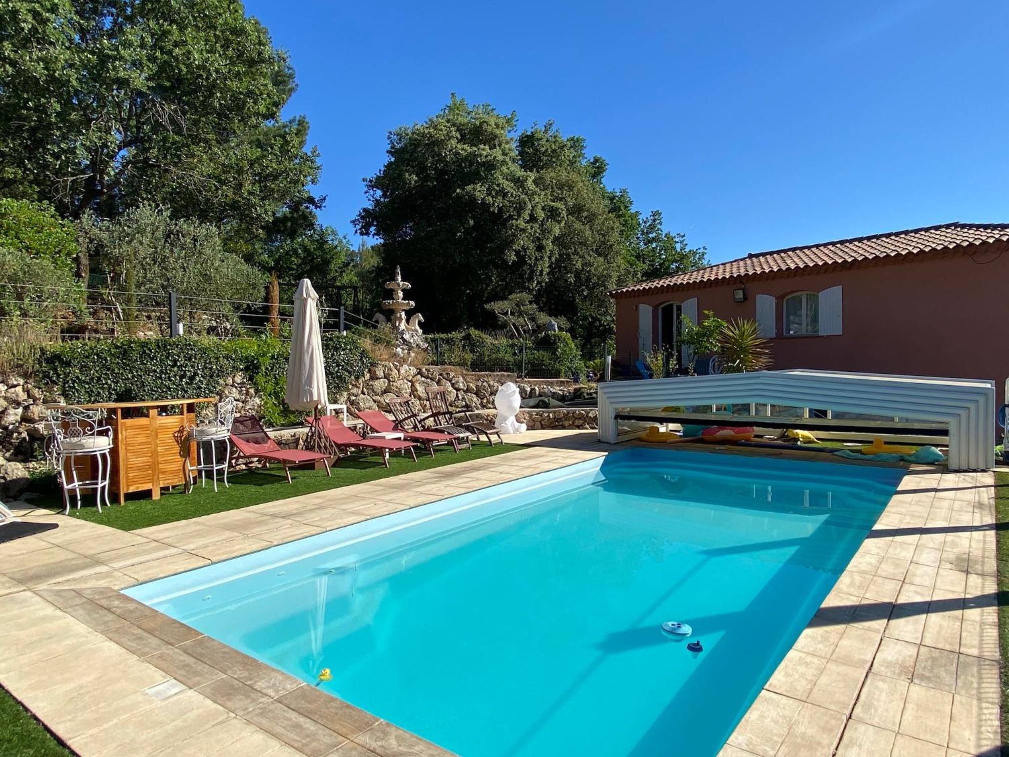 La Vie Est Belle En Provence view 2