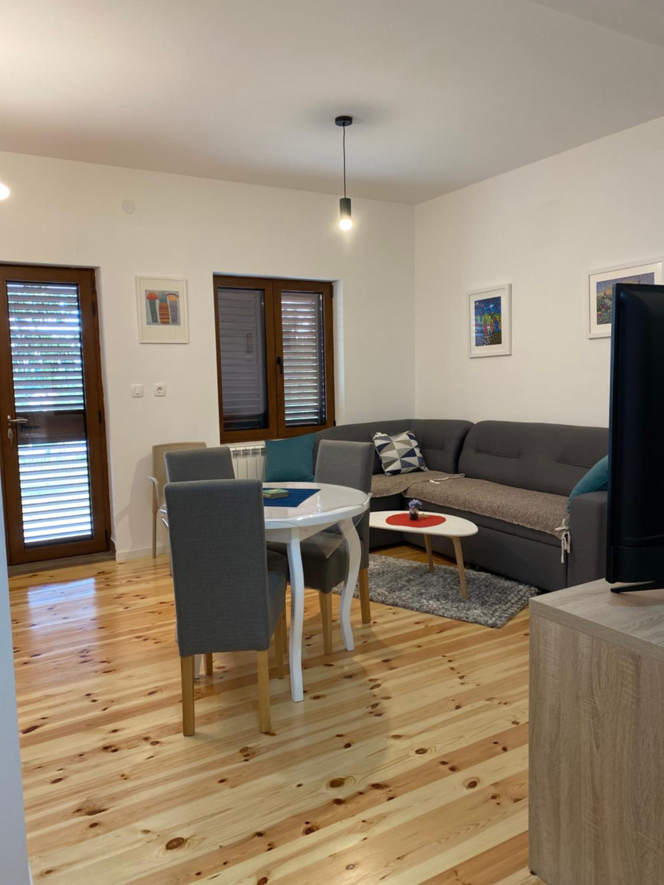 Tourist Apartments "King's Chair"