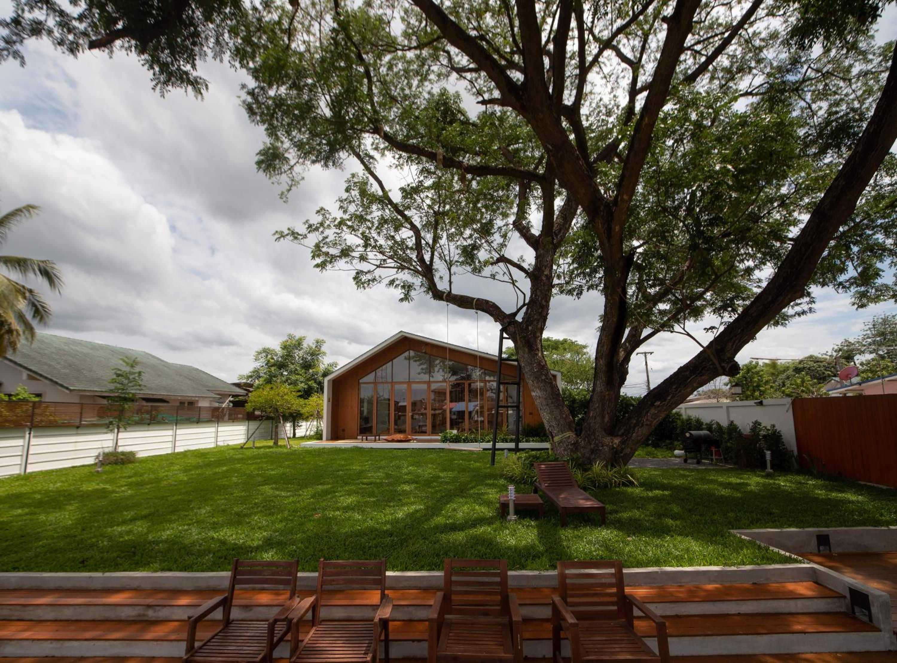 Nutnicha River House