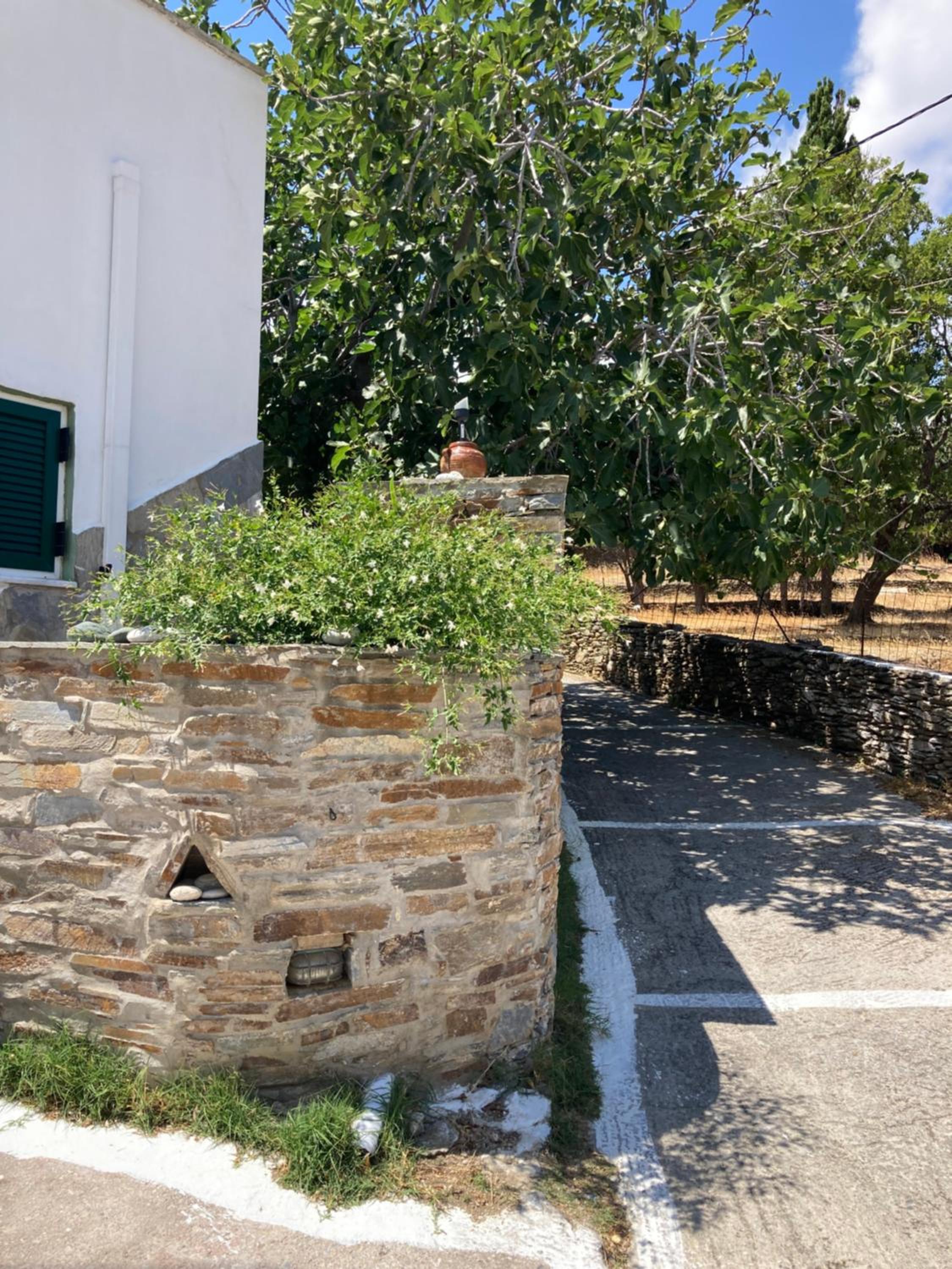 AGKYRA Rooms (Love) view 4