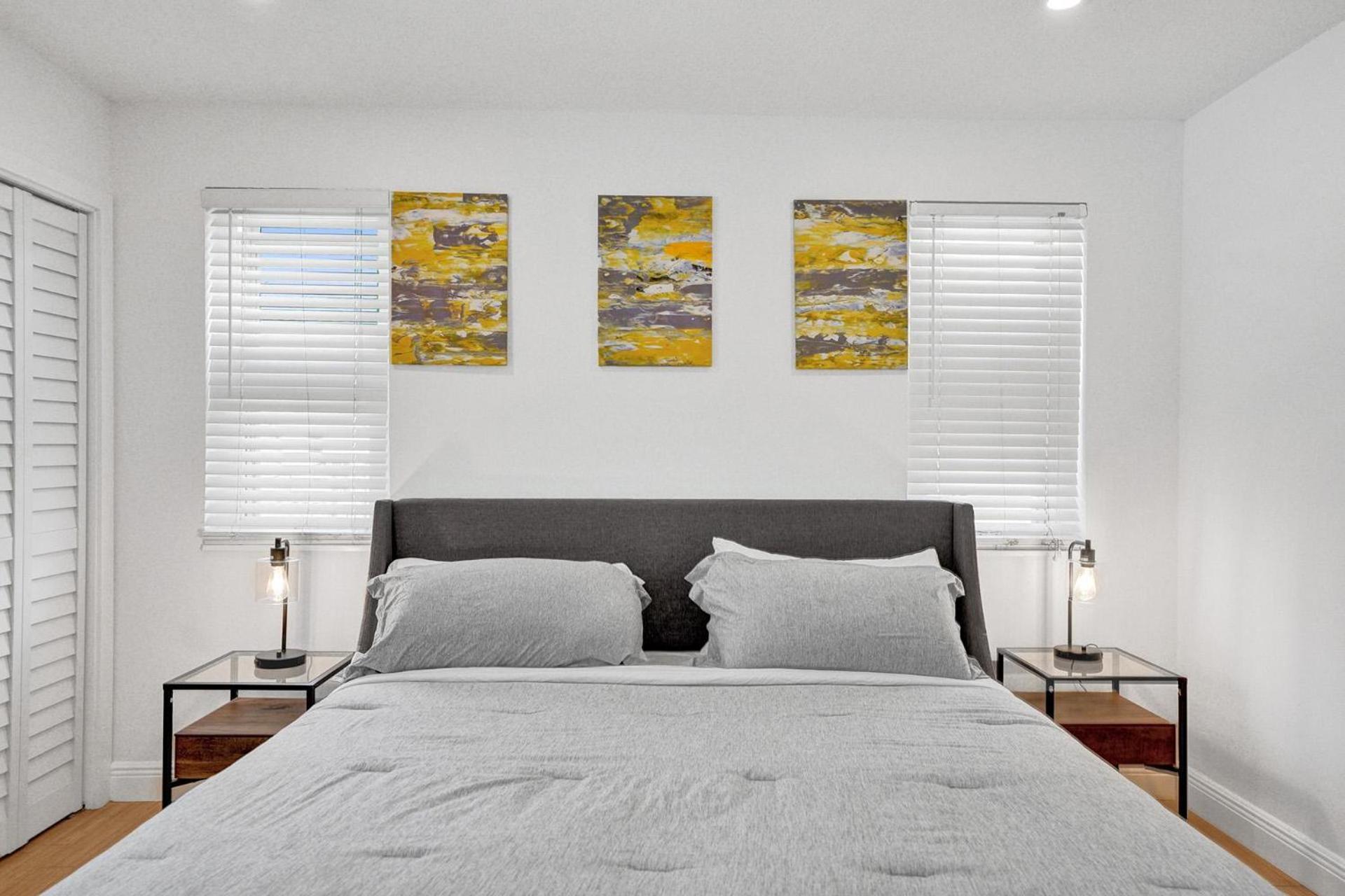 Newly Renovated 5br Villa with pool in Ft Lauderdale on the water