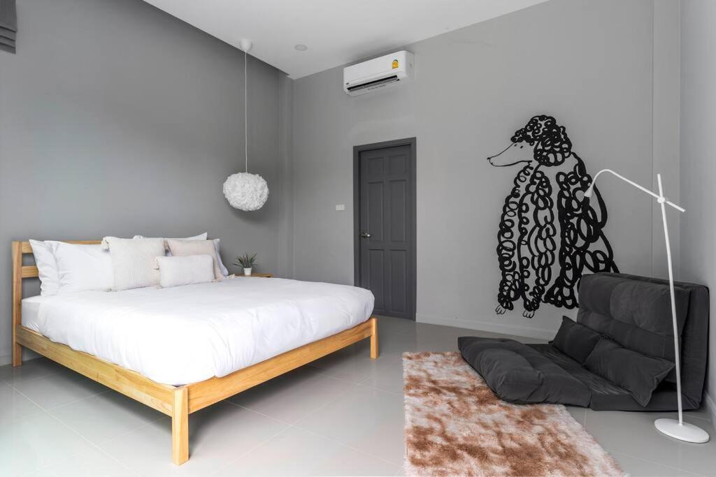 HuaHin PaiMai Pool Villa 4BR Karaoke by Nong Mangkhut