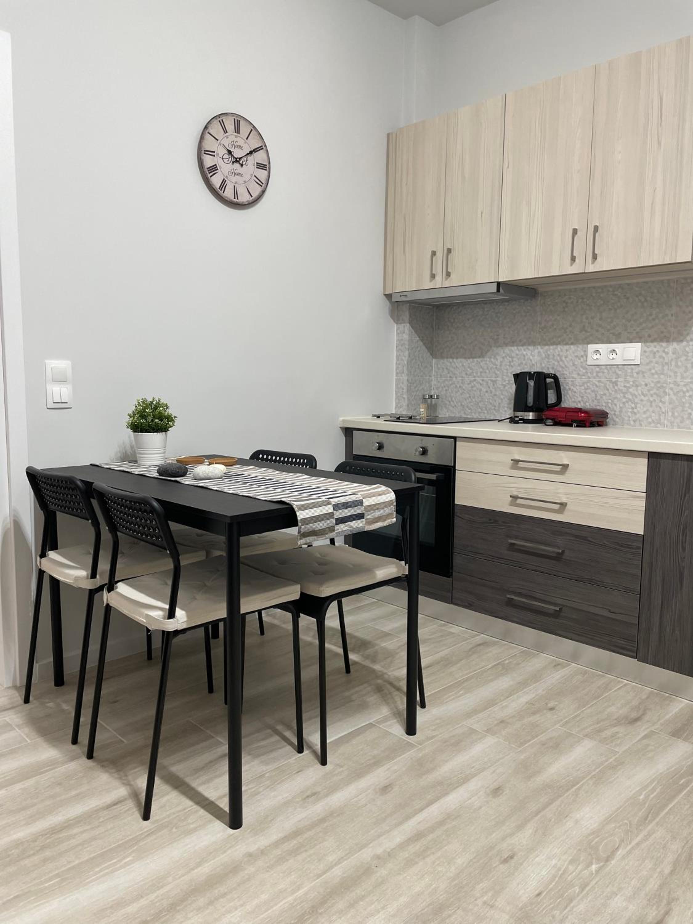 Barbara's Luxury Central Apartment view 4