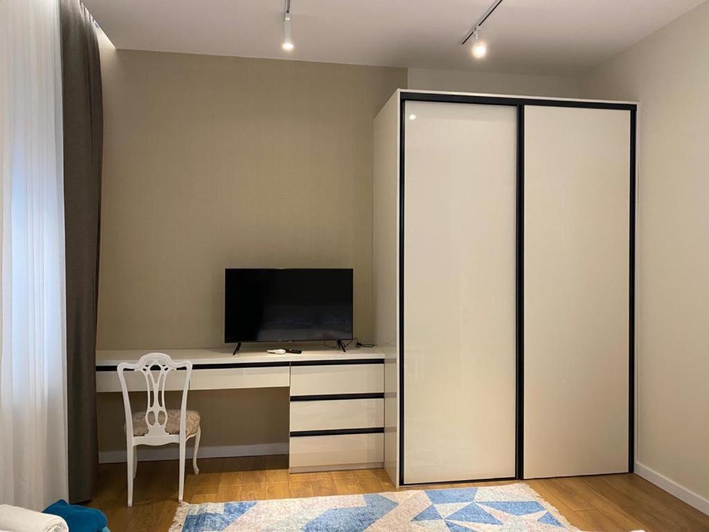 Academy of Art apartment view 5