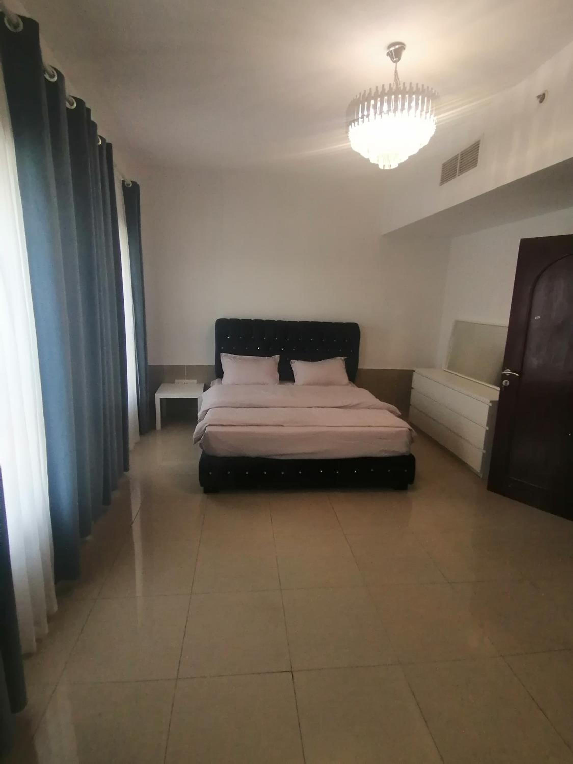 Al Qasba Lima Suites
