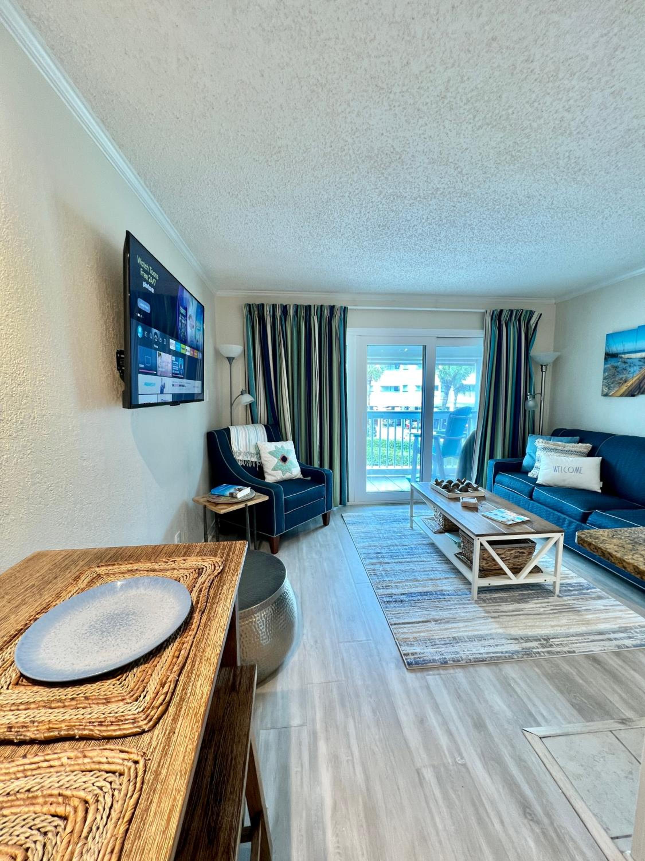 Sun Splashed Condo! Steps to Beach and 2 Pools Galveston Island