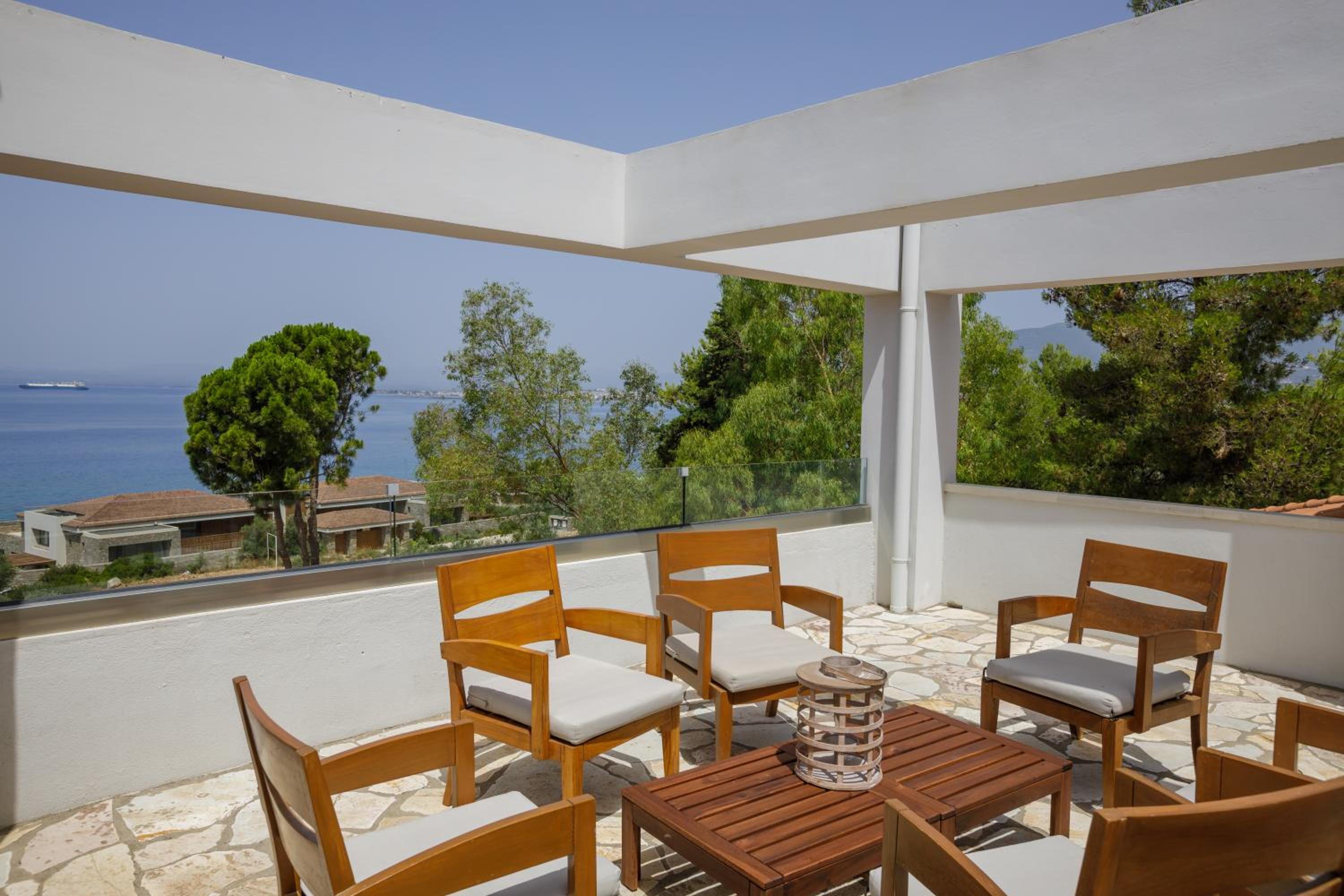 Bay's Balcony Verga view 4