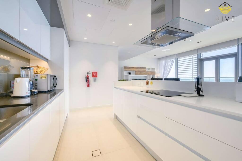 3 Bedroom With Sea View From Balcony and All Rooms