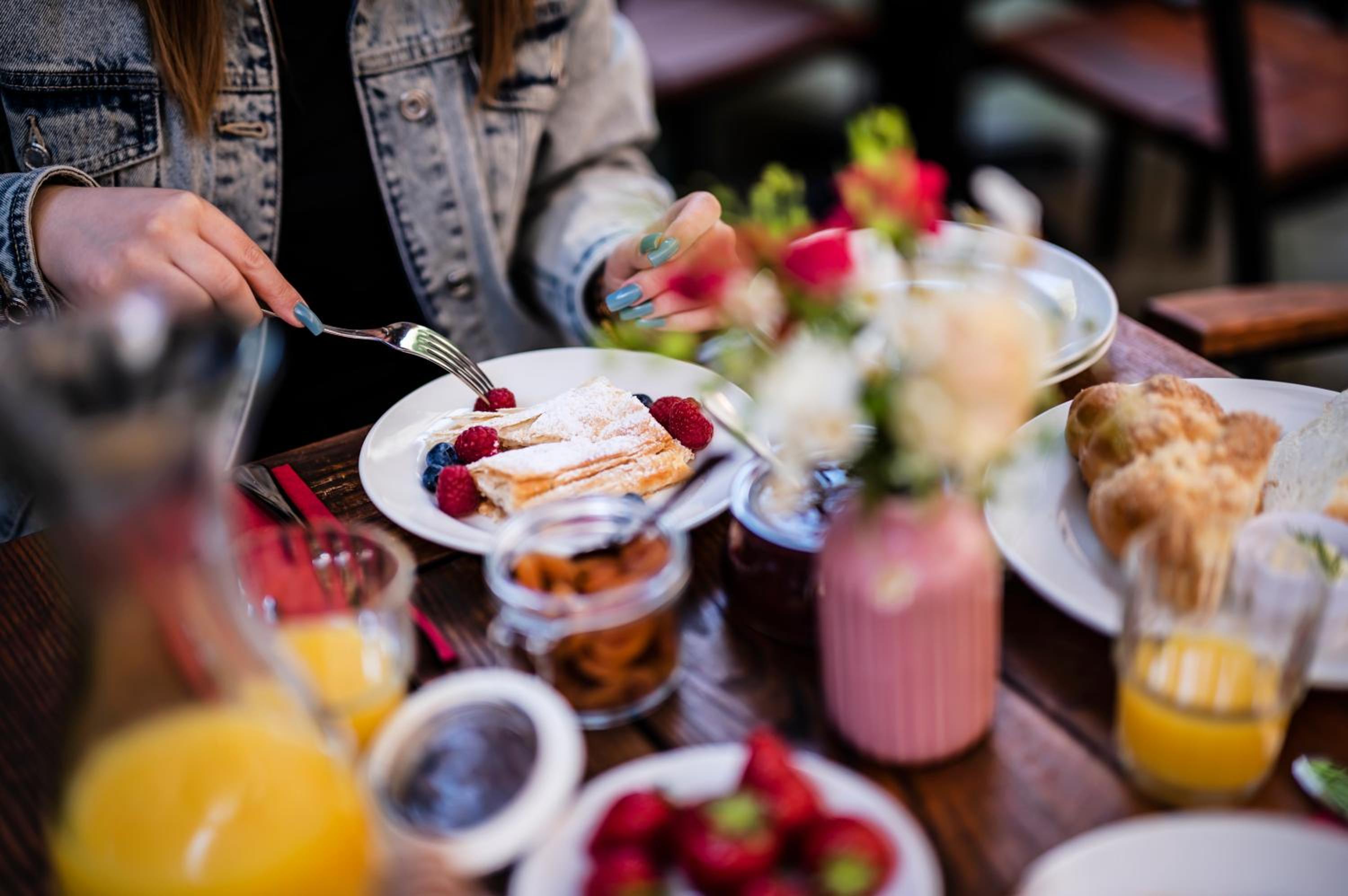 breakfast buffet