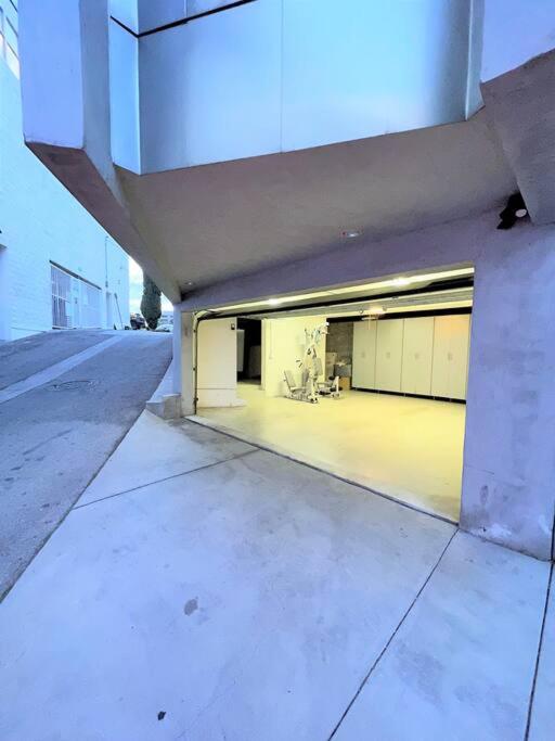 Urban Luxury in Brentwood/Beverly Hills