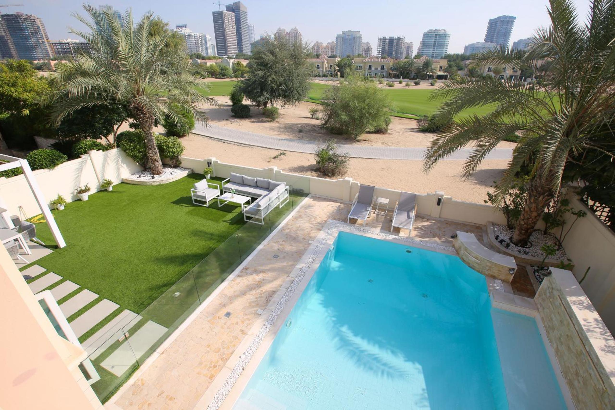 Victory Heights - 4BR Villa with Private Pool - Allsopp&Allsopp