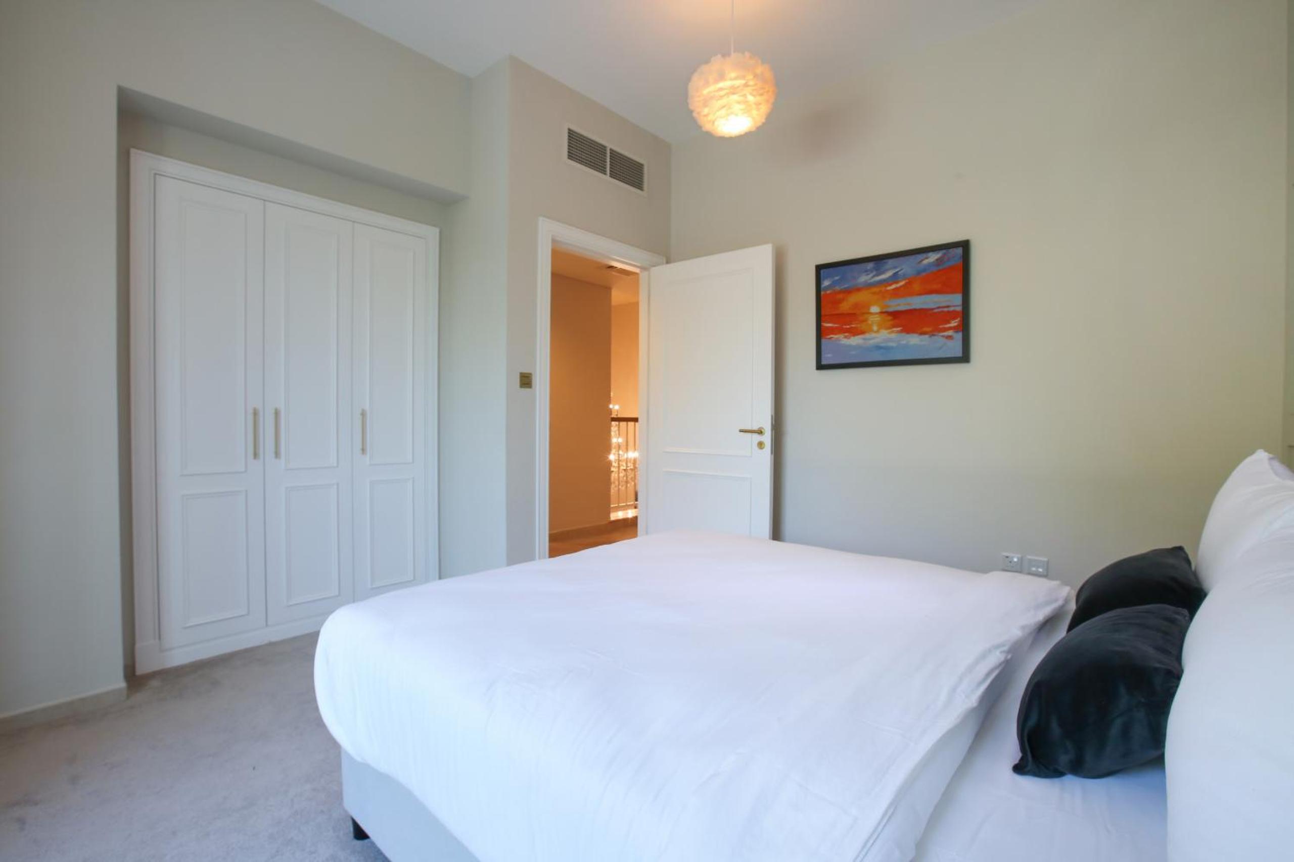 Victory Heights - 4BR Villa with Private Pool - Allsopp&Allsopp